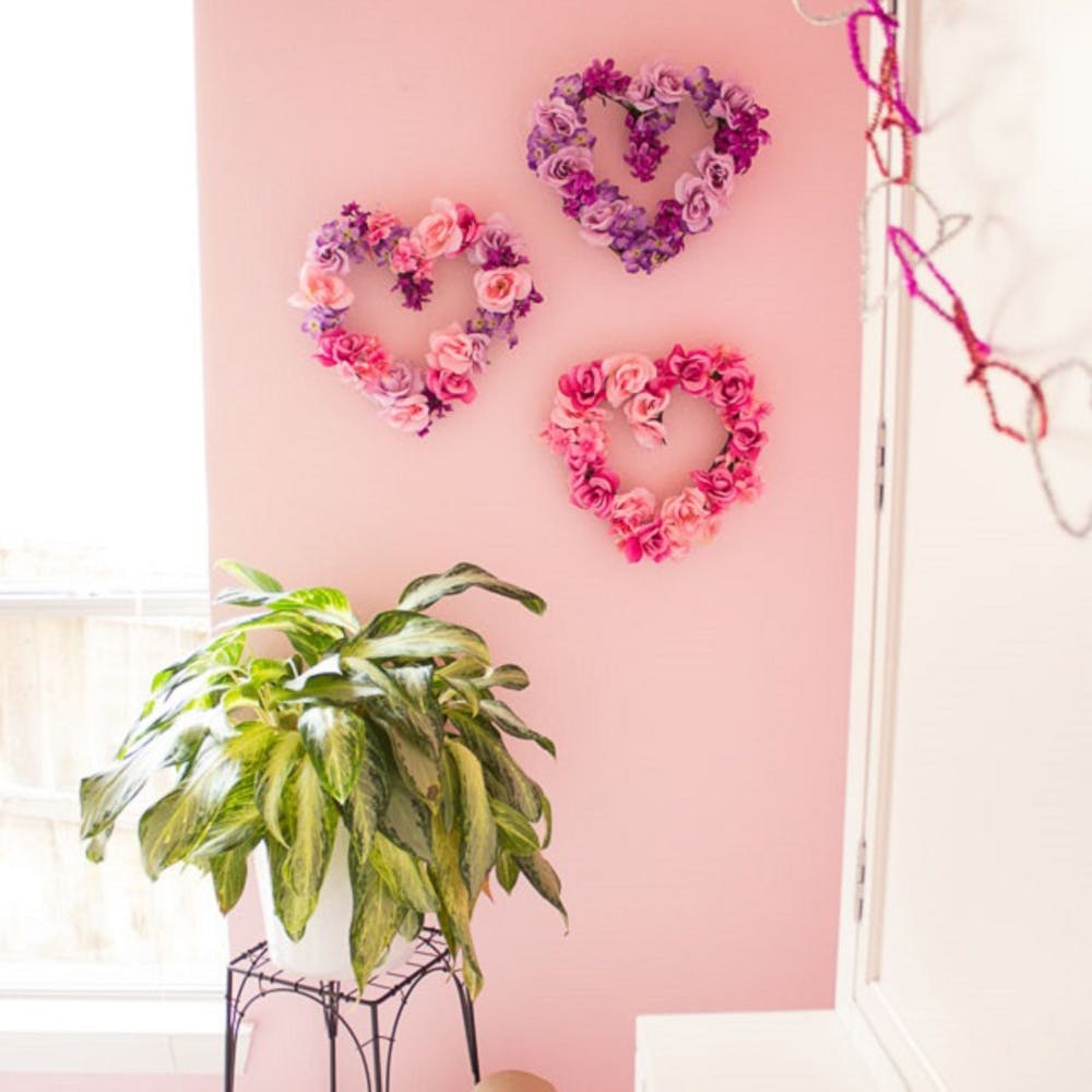 Valentines Day Wall Hanging - DIY Love Decor