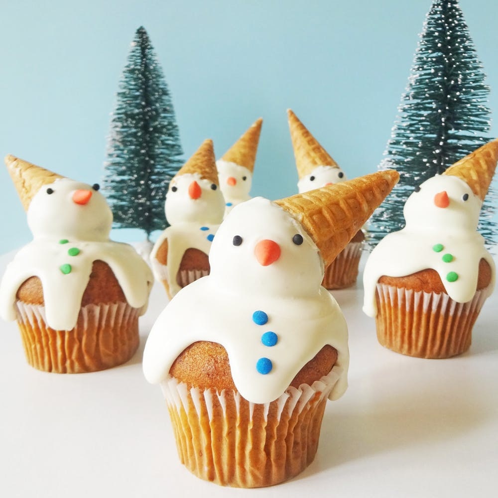 christmas snowman cupcake