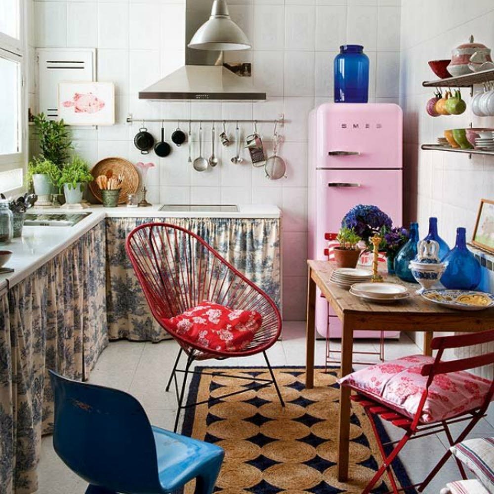 15 Times Acapulco Chairs Proved They re Stunning in Every Room