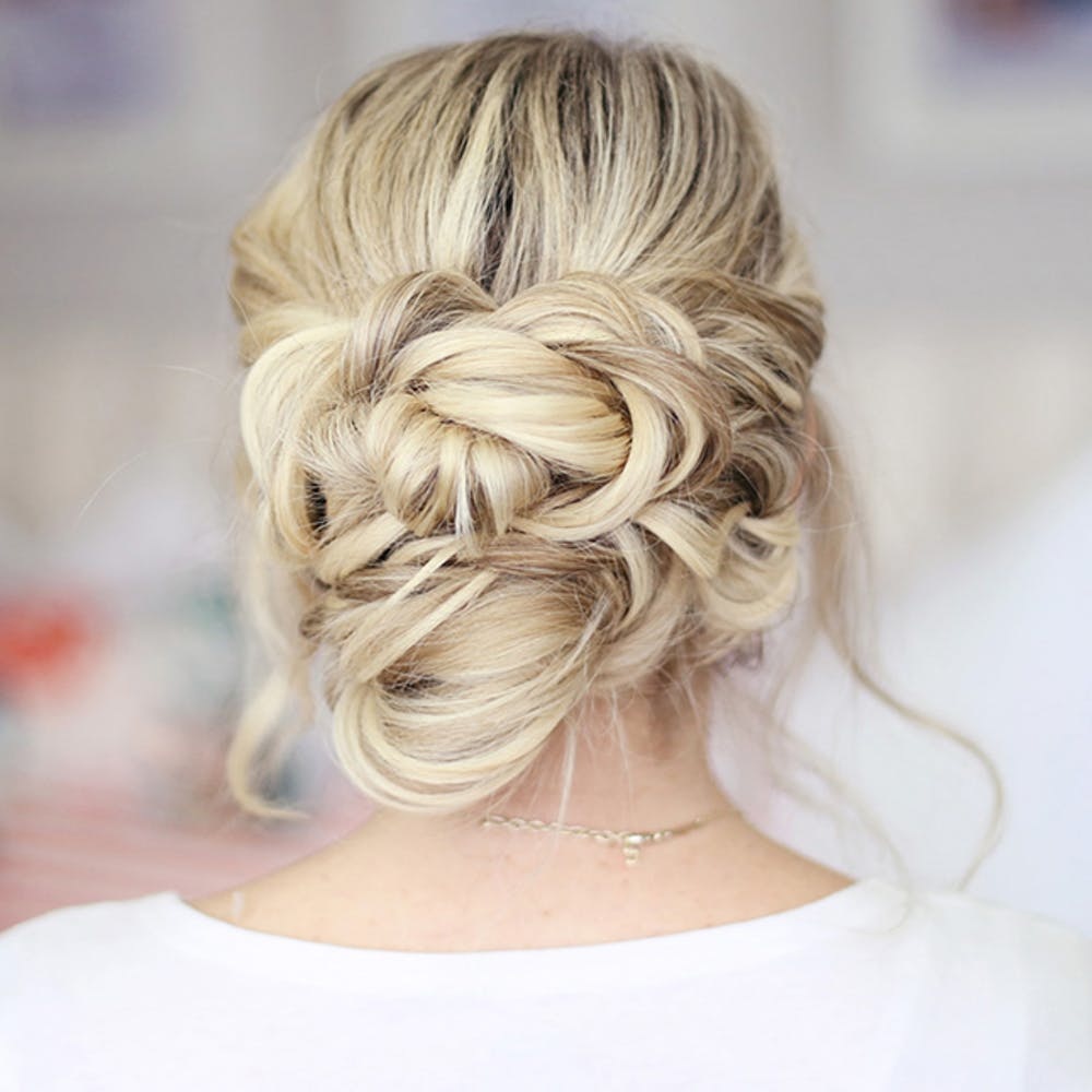 Wedding hairstyle for medium length hair according to the latest hair trends