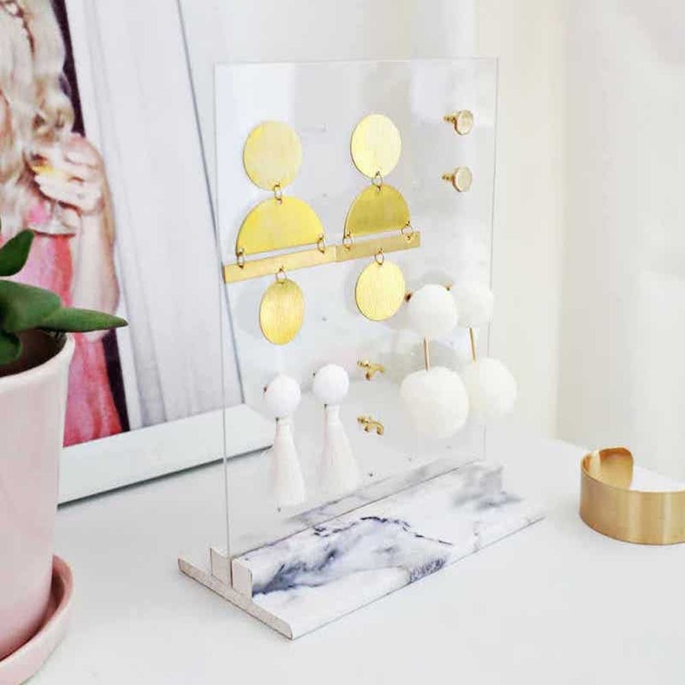 The Creative Cubby: DIY Earring Holder