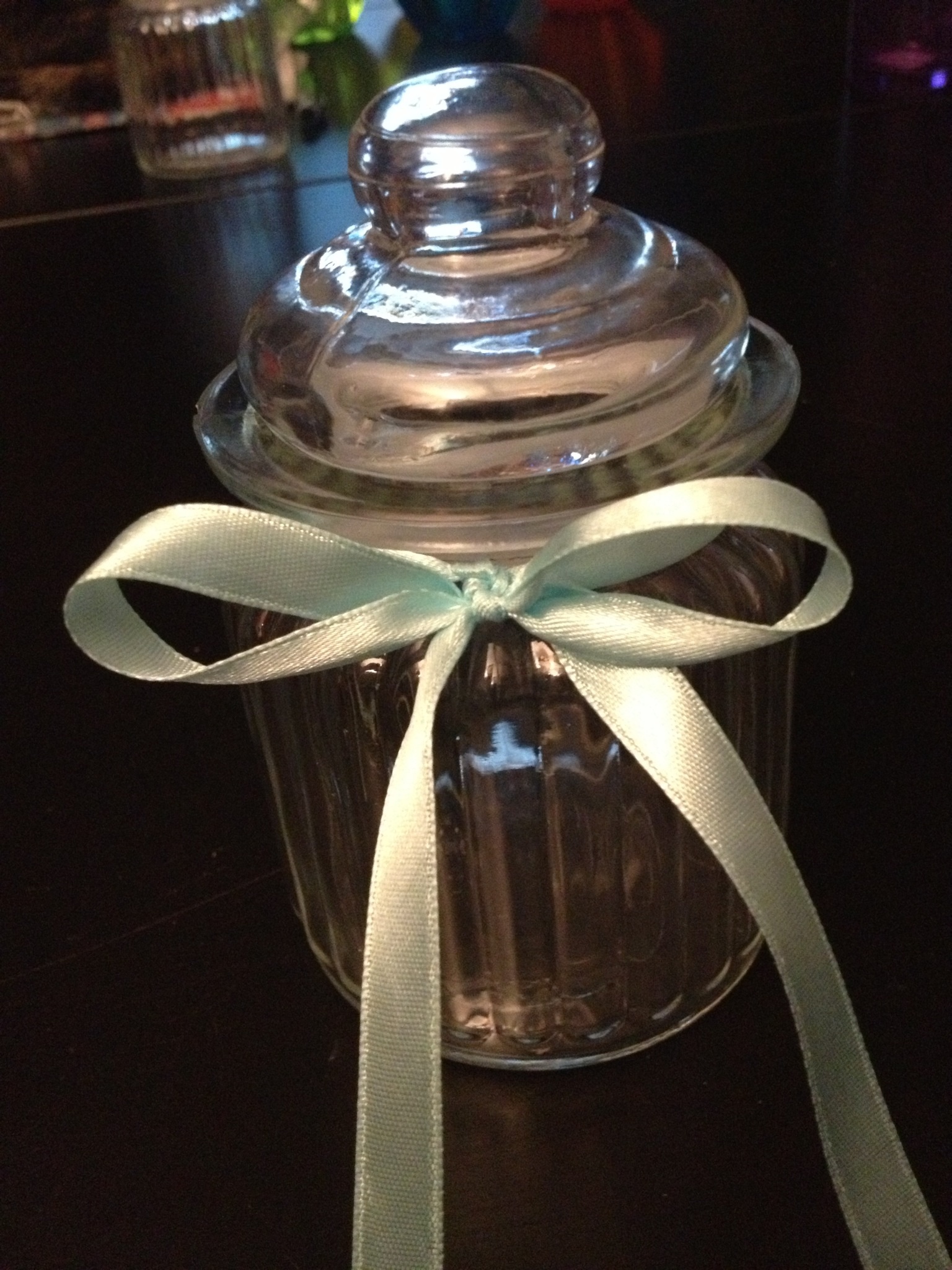 how to tie a bow around a mason jar