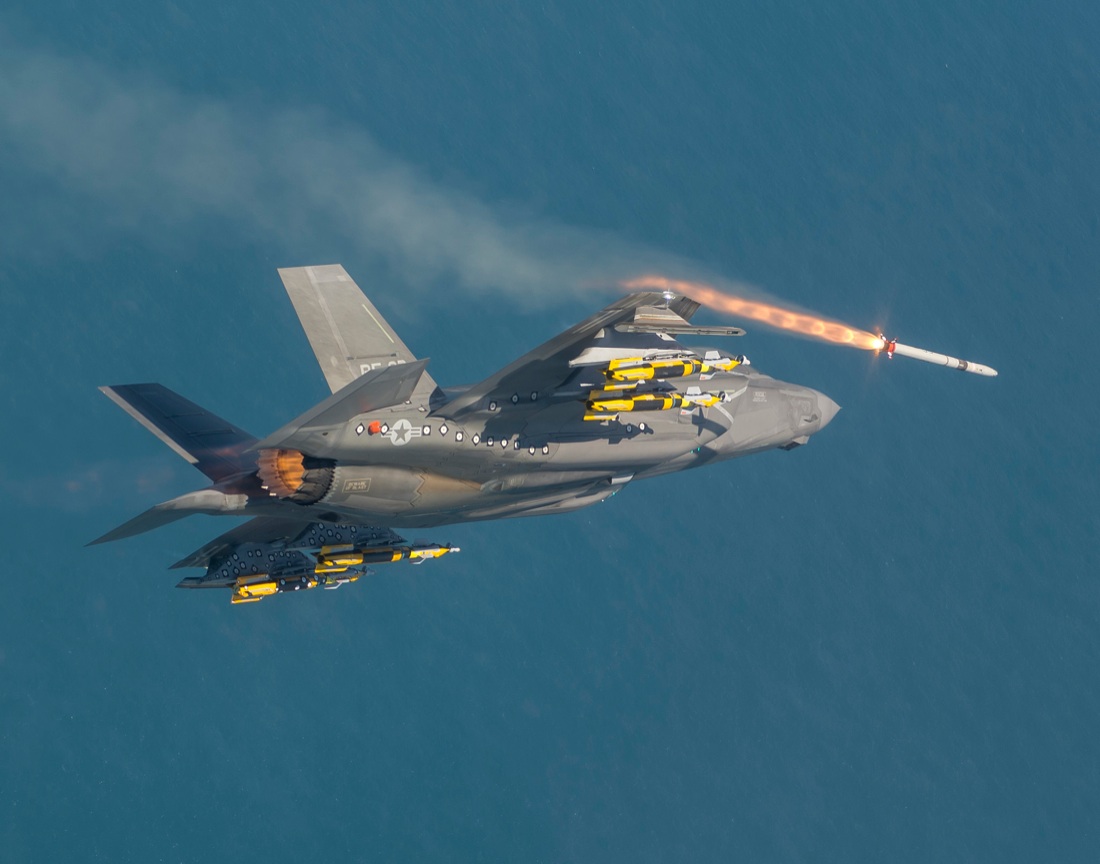 F-35: storia e foto del Lightning II - Panorama