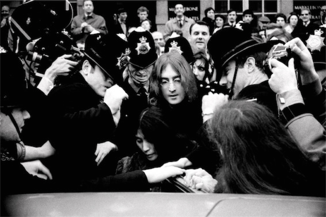 John and Yoko leave court