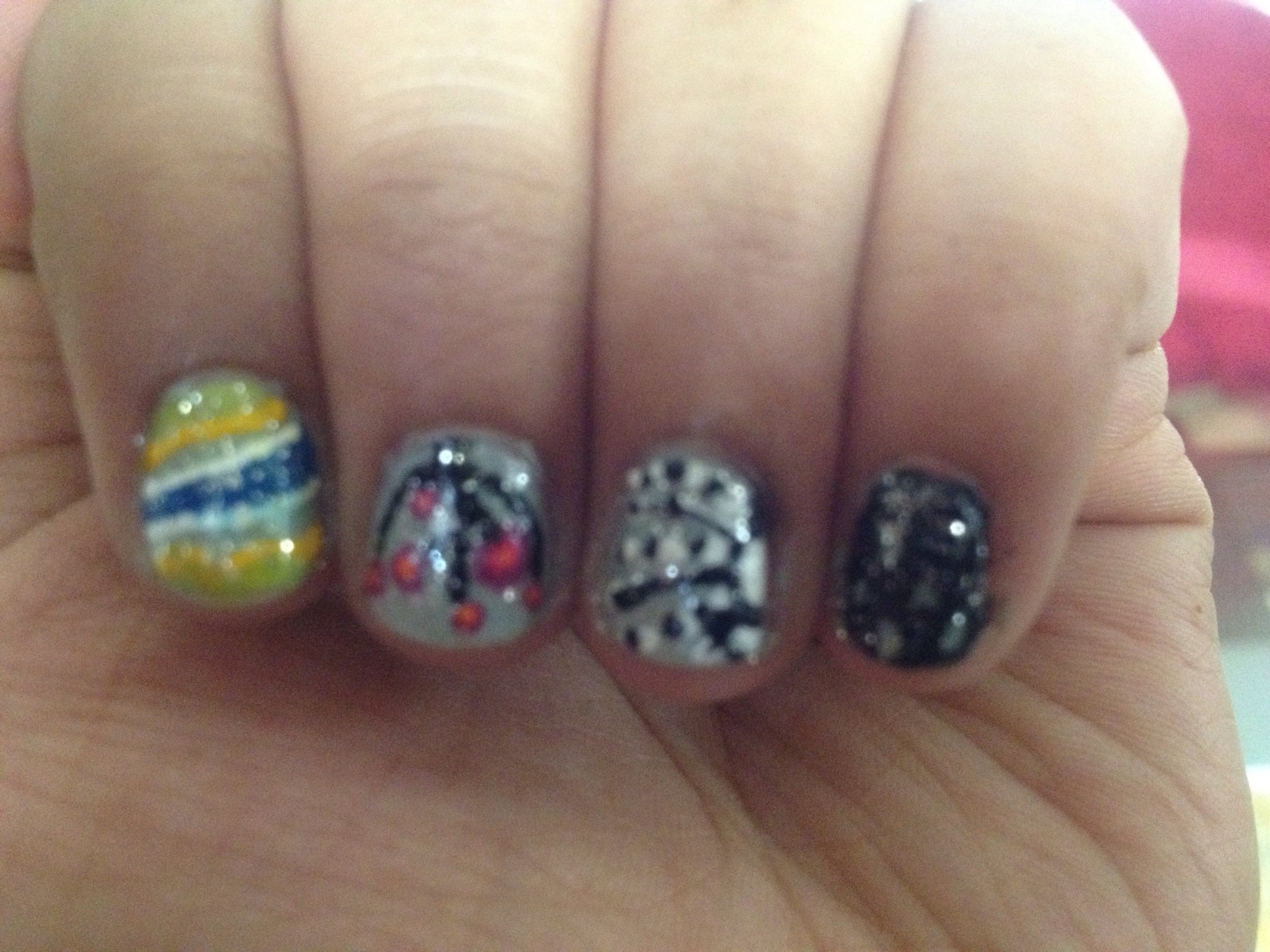 How to some cool nail art designs :)
