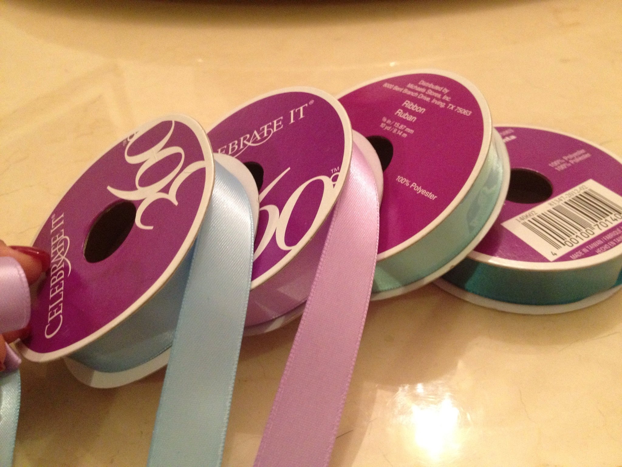 How to make ribbon leis - B+C Guides