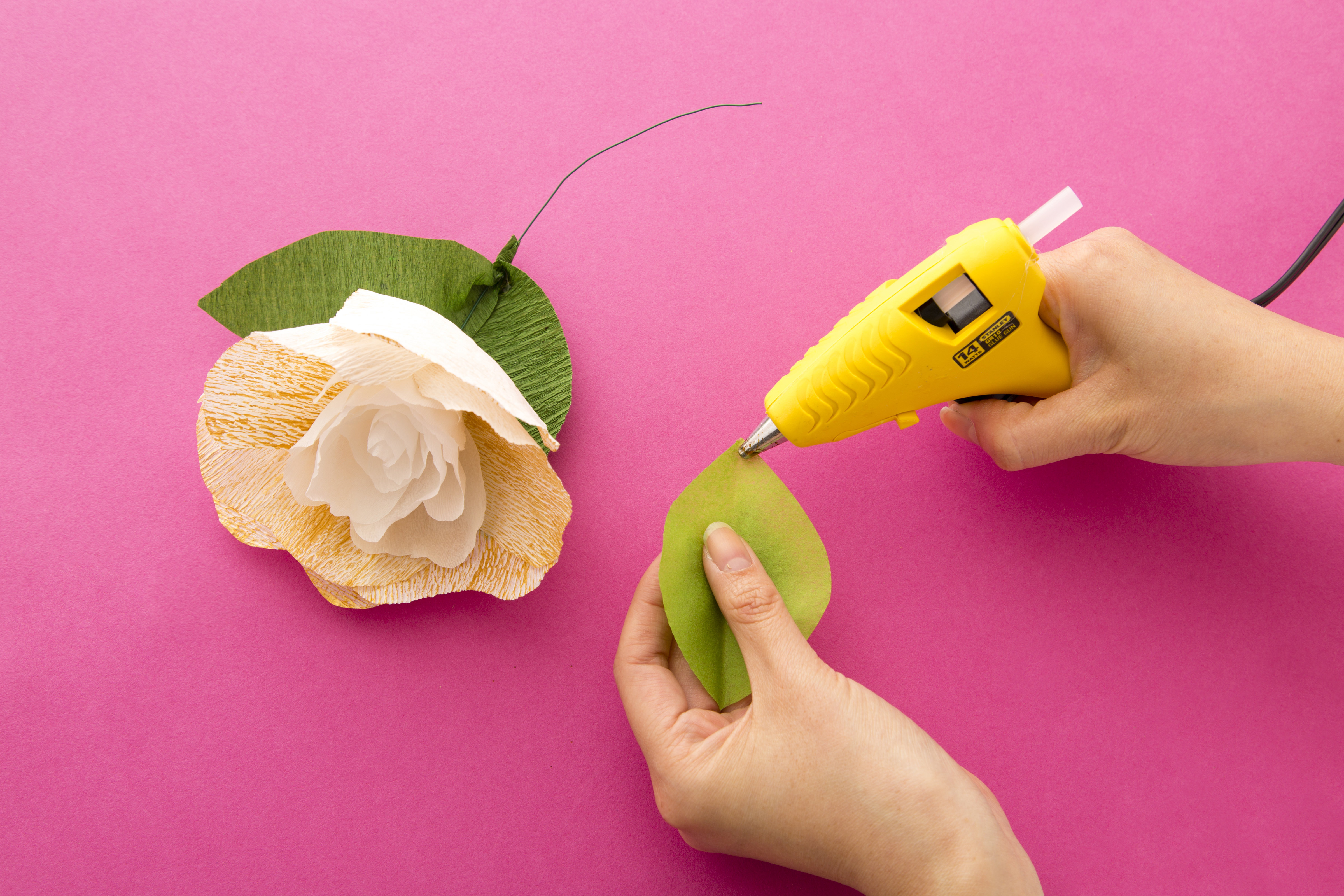 How to make a diy paper flower garland - B+C Guides