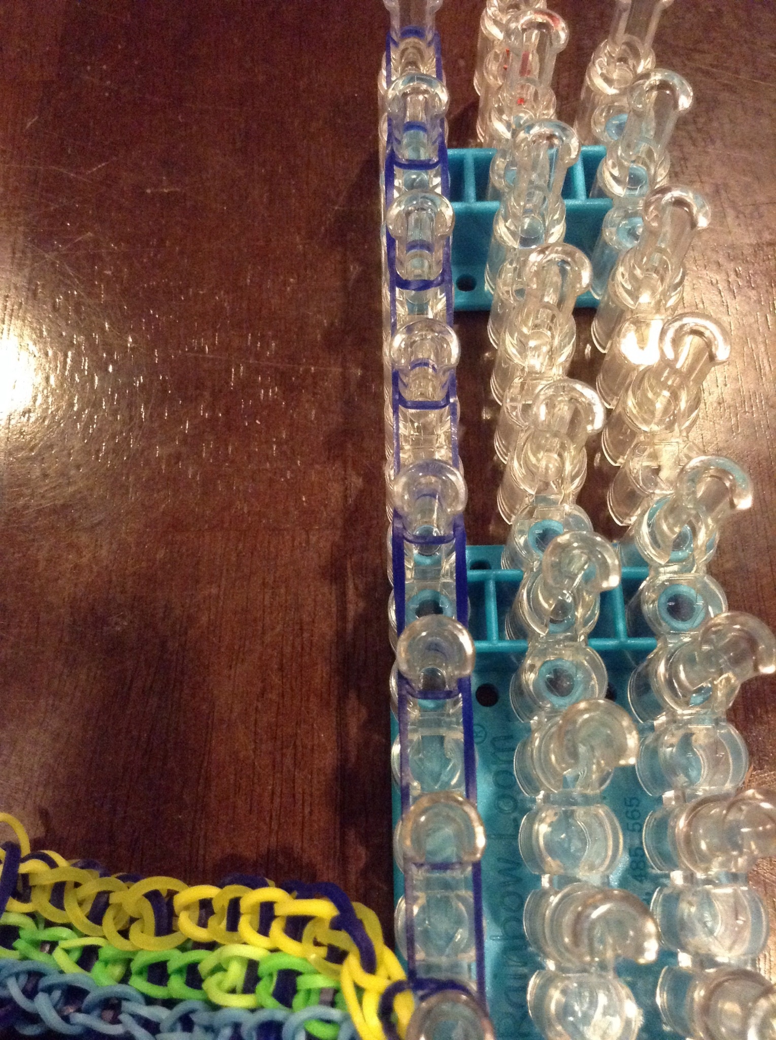 How to make a triple single rainbow loom bracelet - B+C Guides