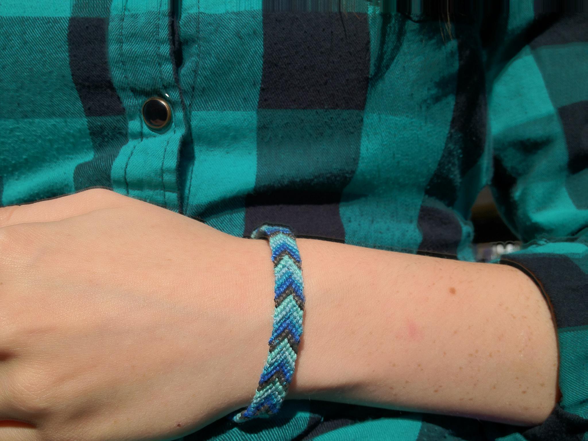 Chevron friendship bracelet patterns/colors .... - Depop