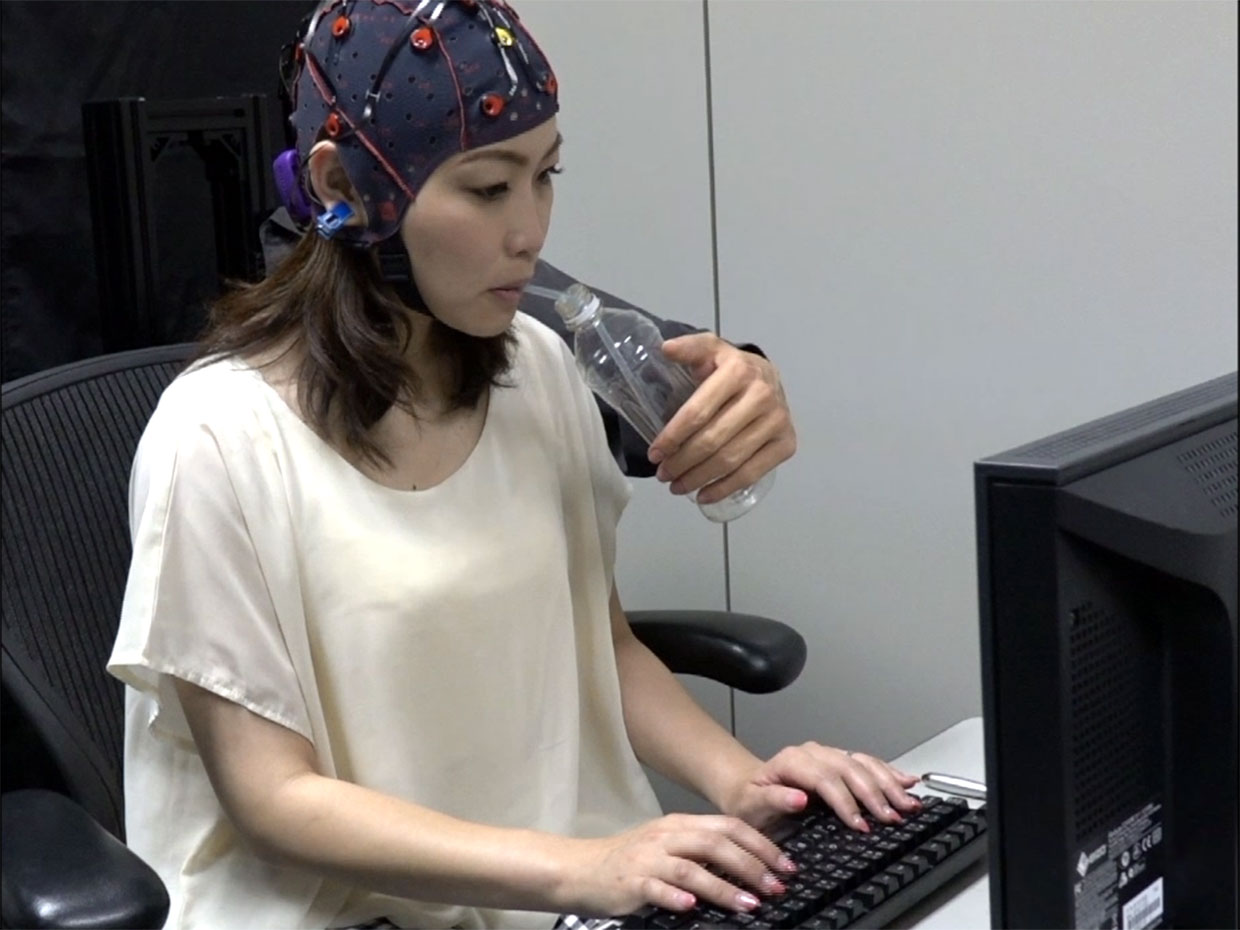 Mind Controlled Robotic Third Arm Gives New Meaning To Multitasking Ieee Spectrum