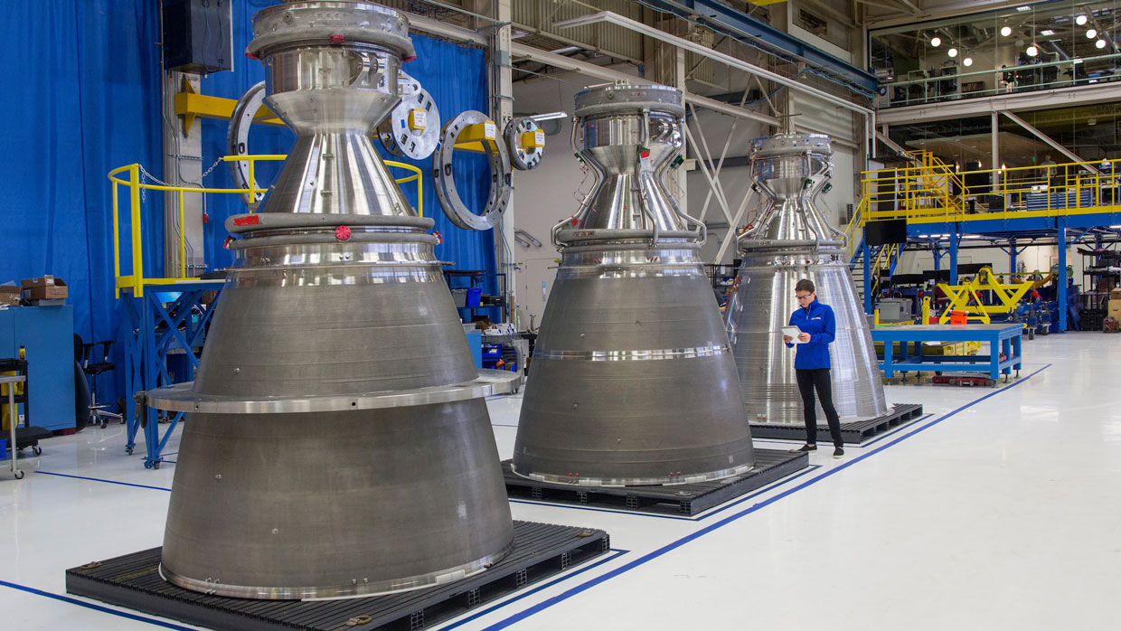 Blue Origin's Next Rocket Engine Could Send the First Settlers to the Moon  - IEEE Spectrum