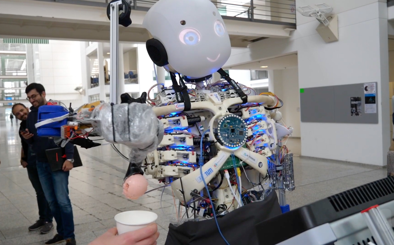 Robot project. Робот моей мечты. Змееподобный робот Стэнфордского университета. Спектра роботы. Робот продает мороженое.