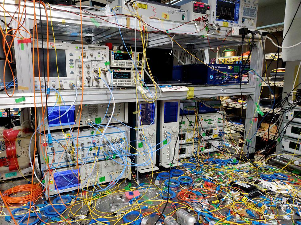 World-Record Data Transmission Speed Smashed - IEEE Spectrum