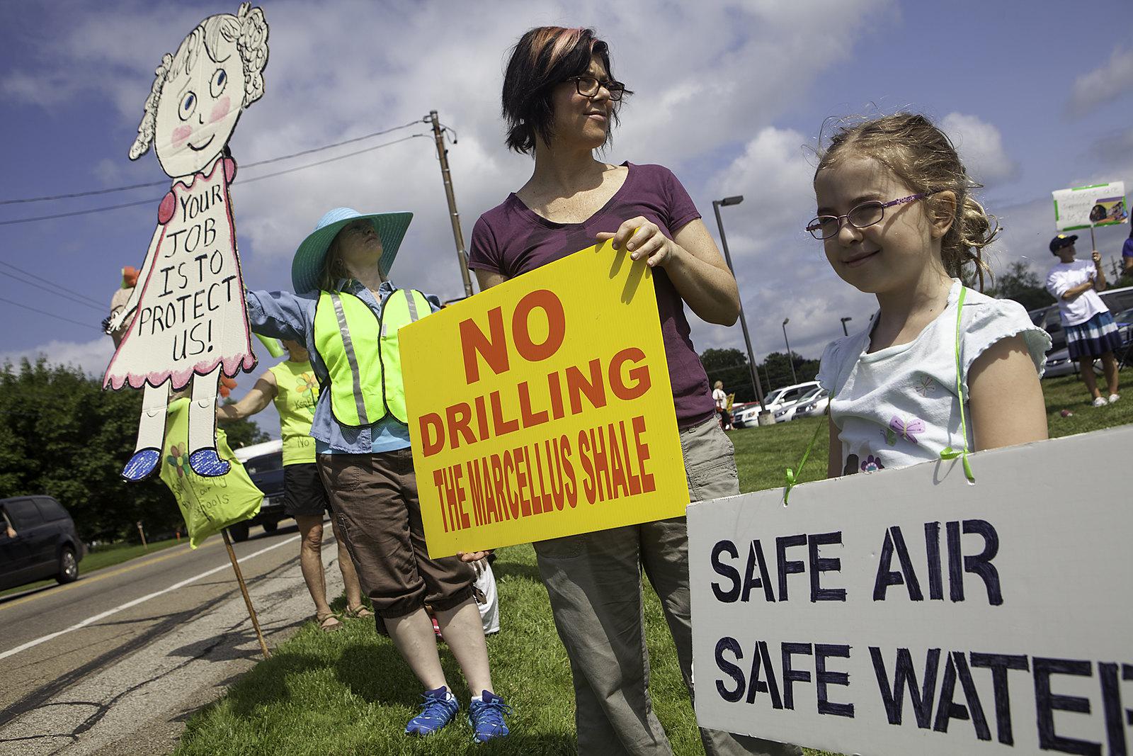 Living near fracking wells linked to early death - EHN