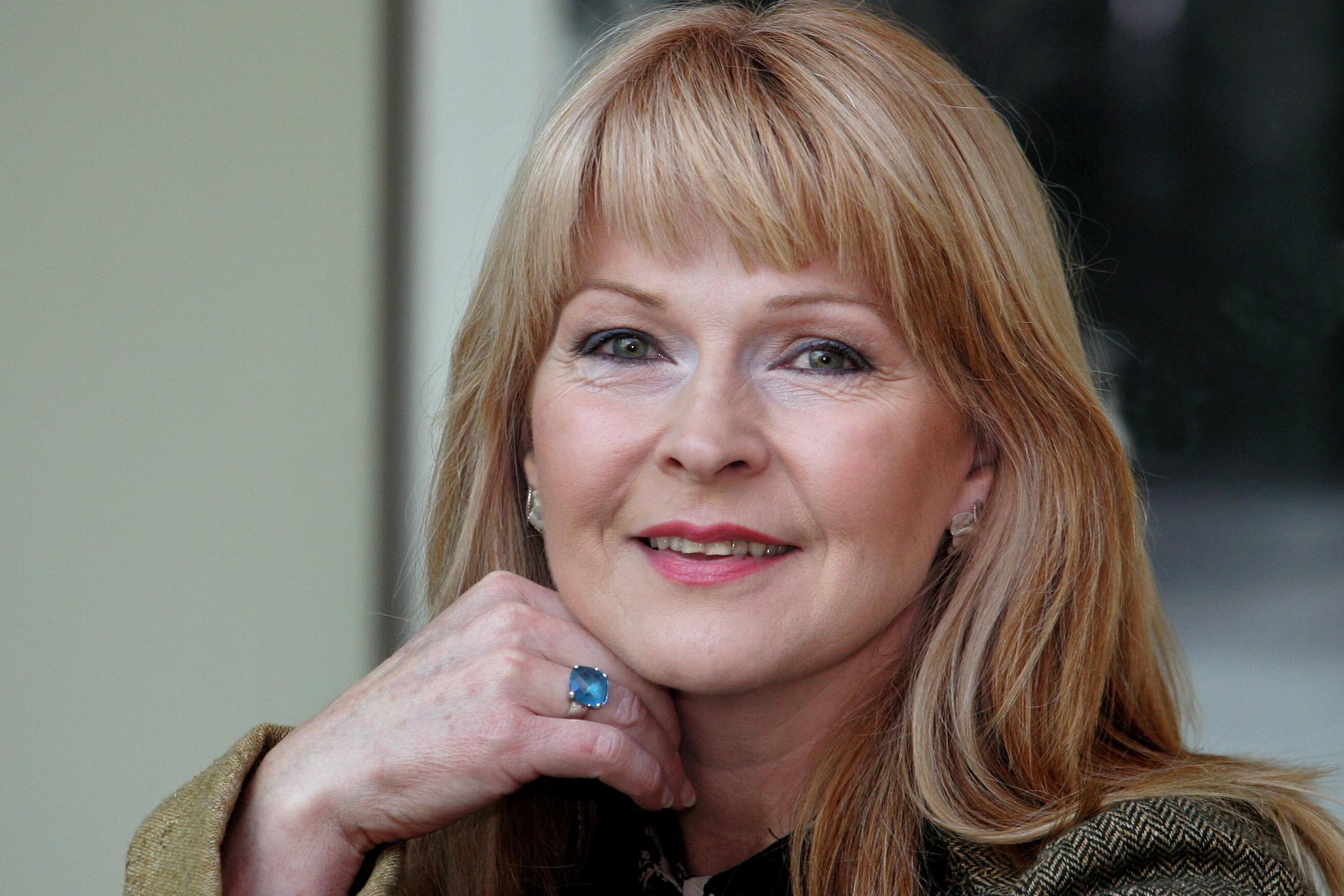 A ghost hunter claims he was strangled by a ghost in Toyah Willcox's home