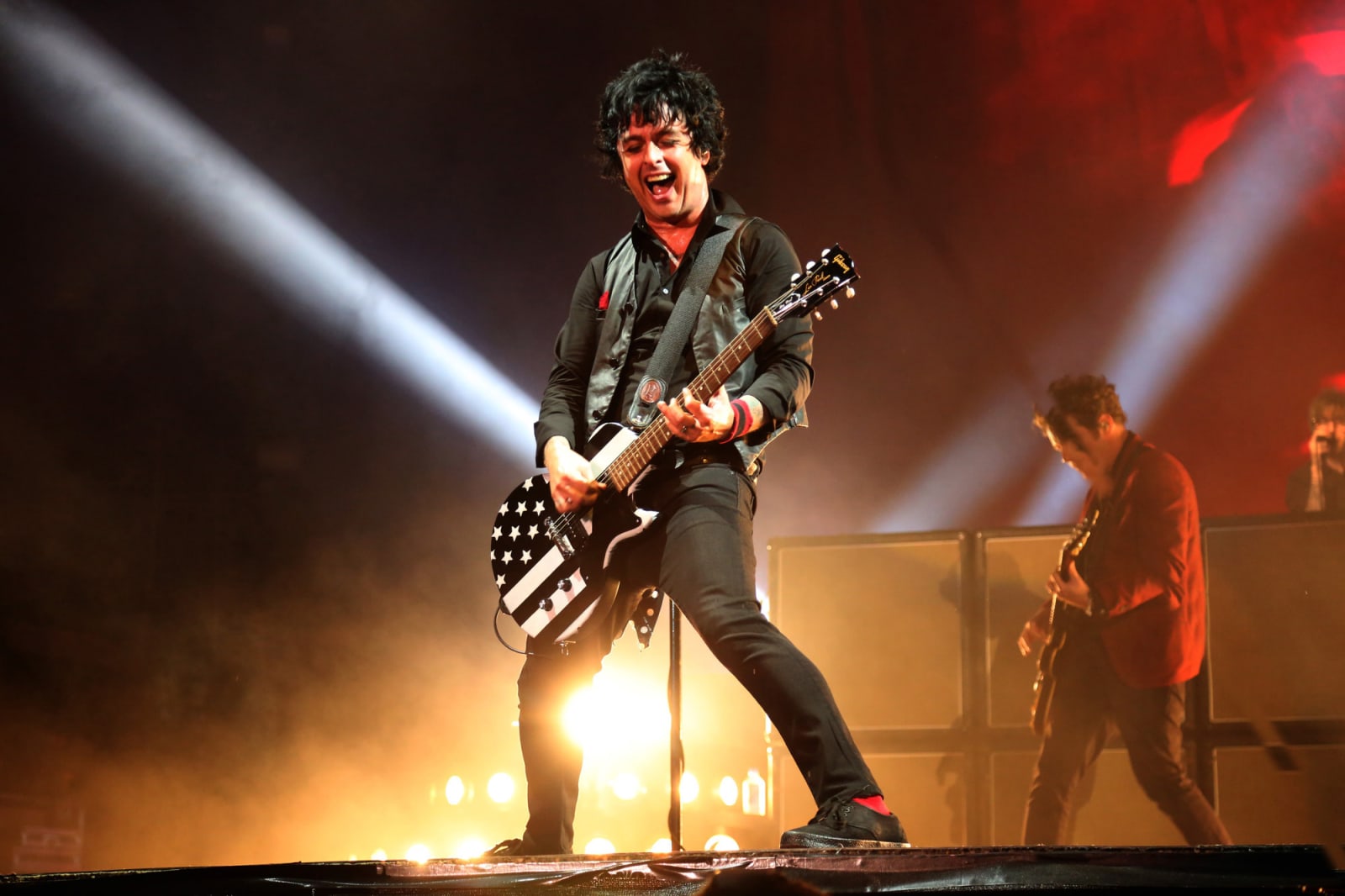 Green Day bashes Trump during New Year's Eve performance