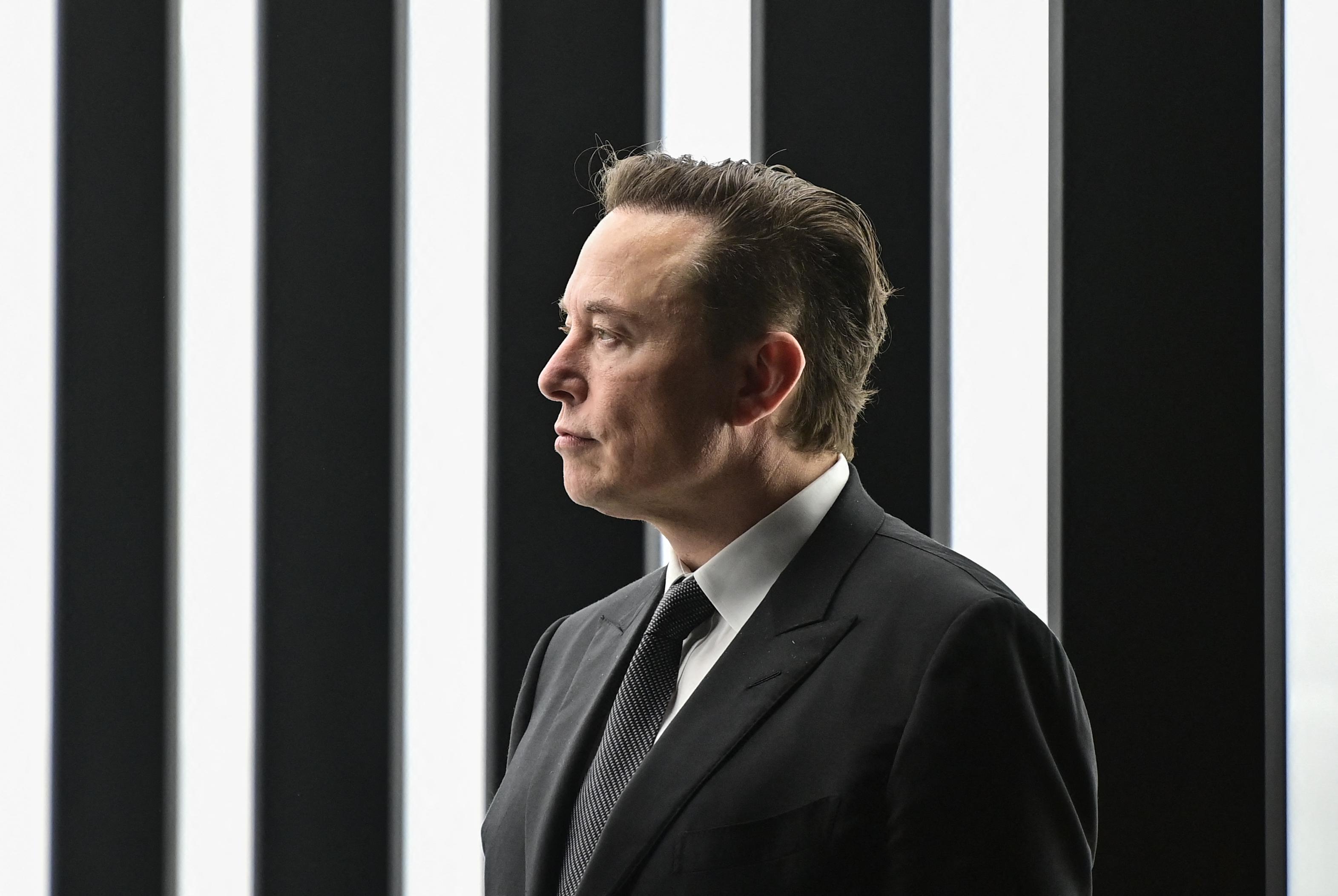 Elon Musk launched a poll asking whether he should resign as Twitter head