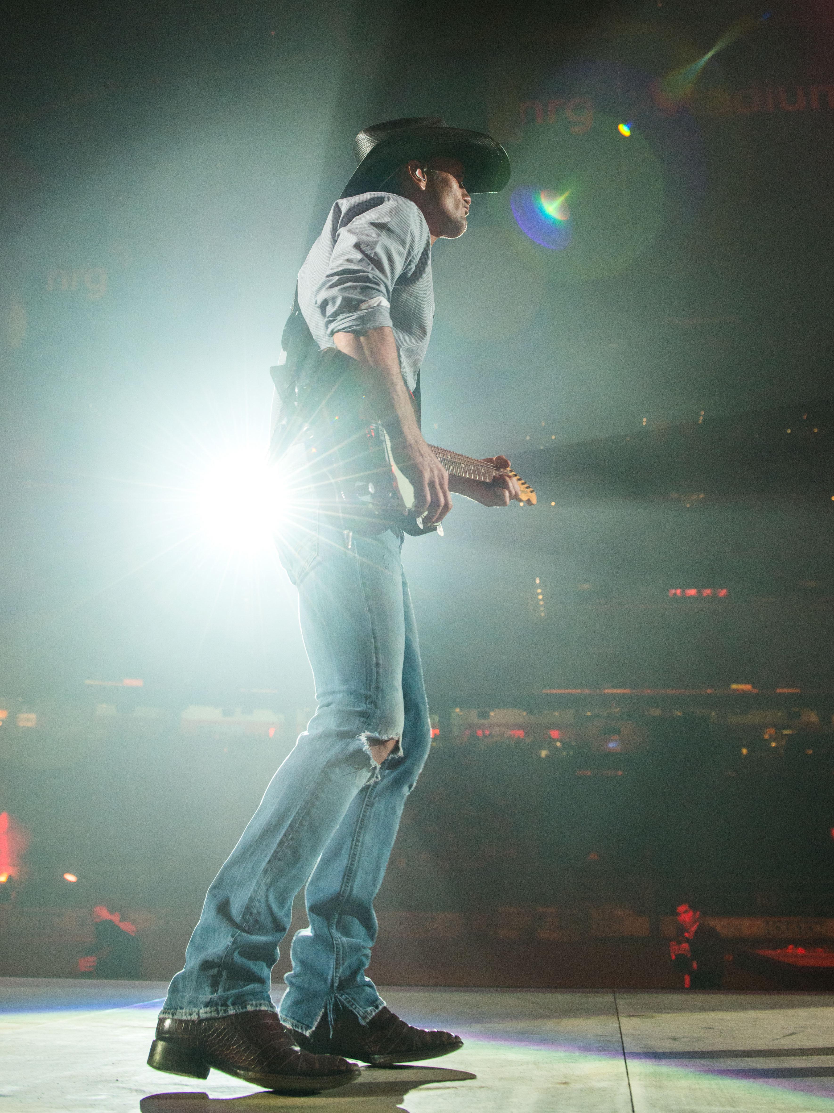 Rodeo Review: Tim McGraw goes big but intimate and personal