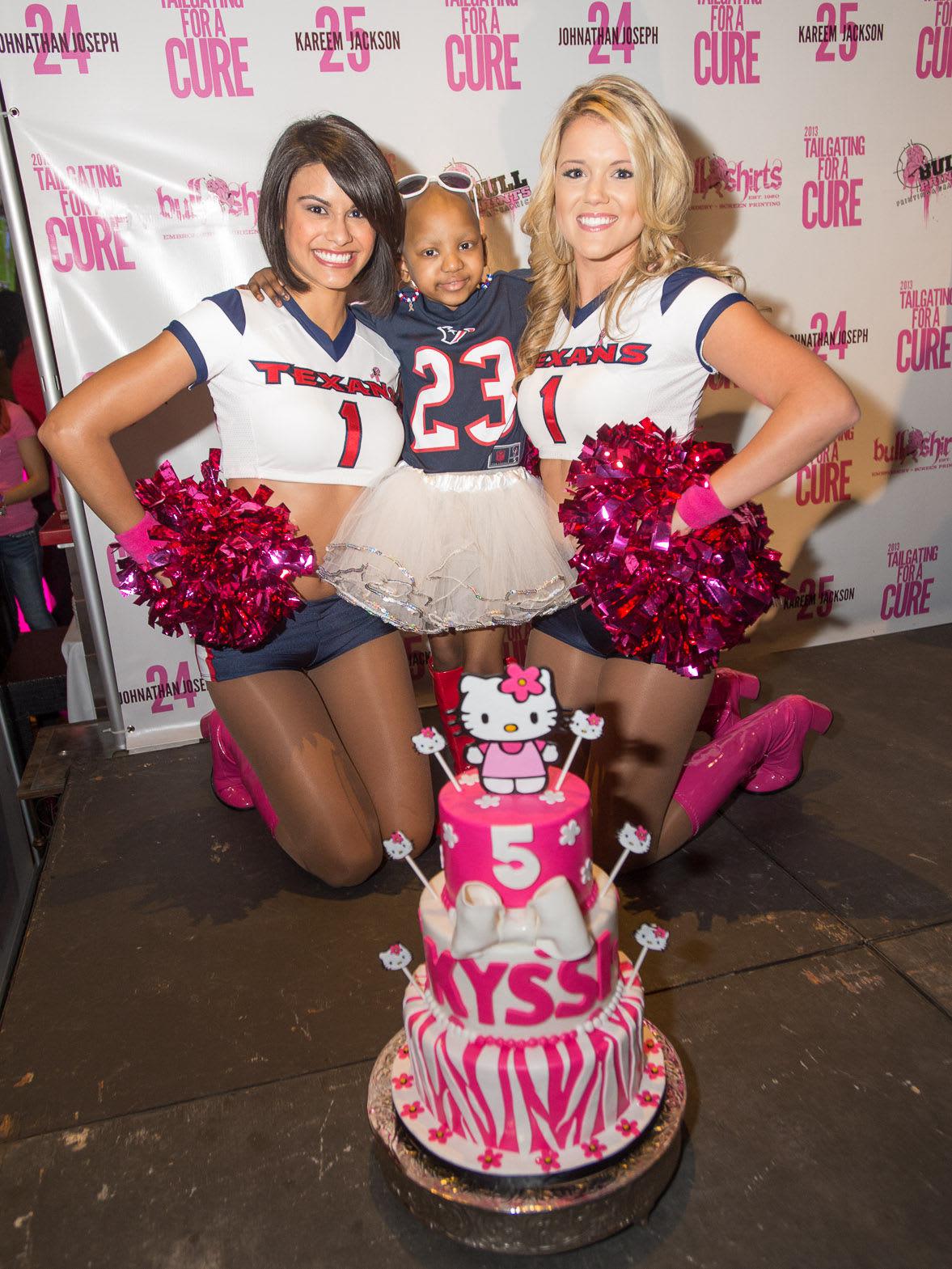 Houston Texans Cheerleaders looking amazing in their pink outfit