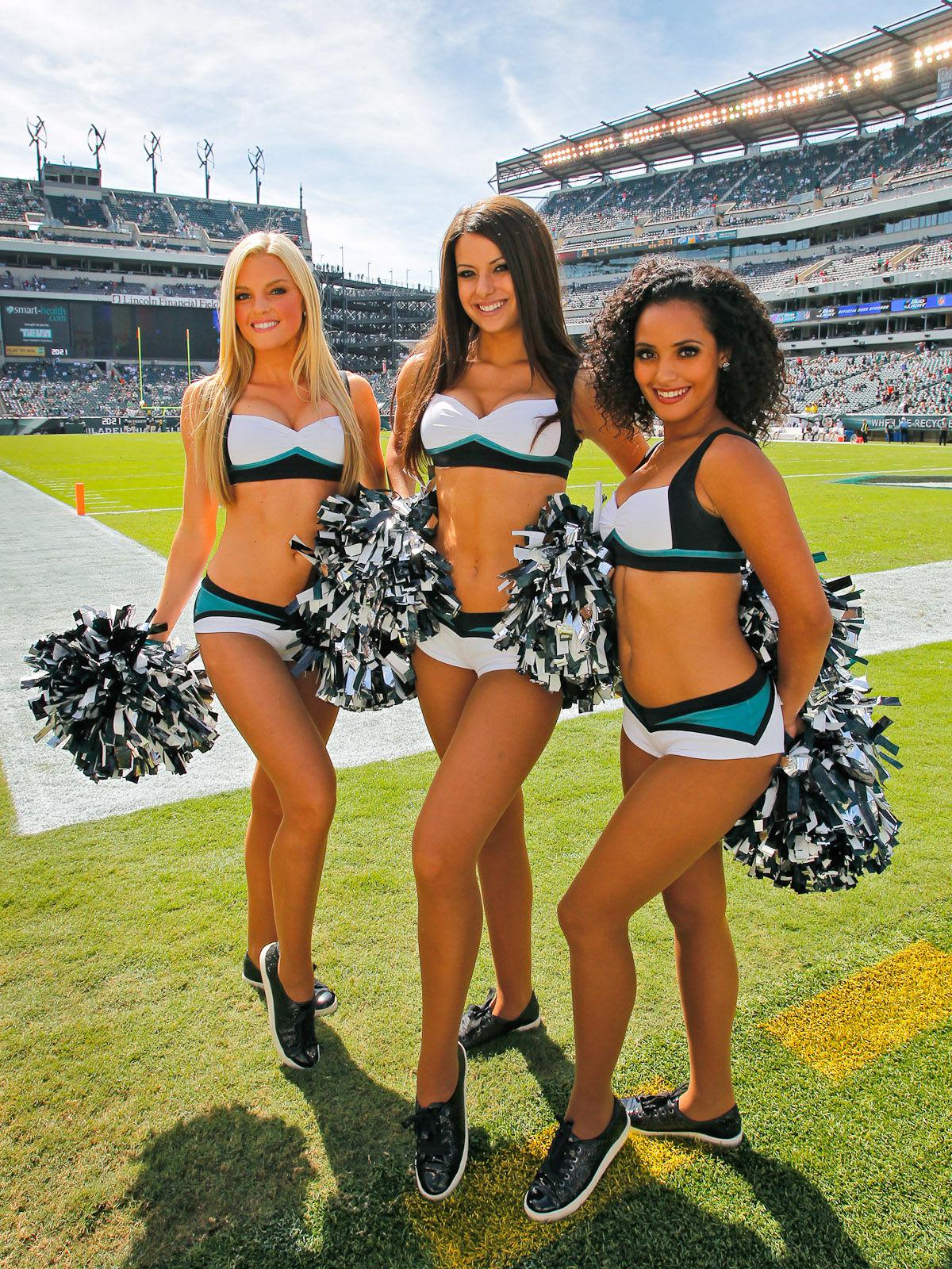 Philadelphia Eagles' cheerleaders debut new Vera Wang uniforms – New York  Daily News