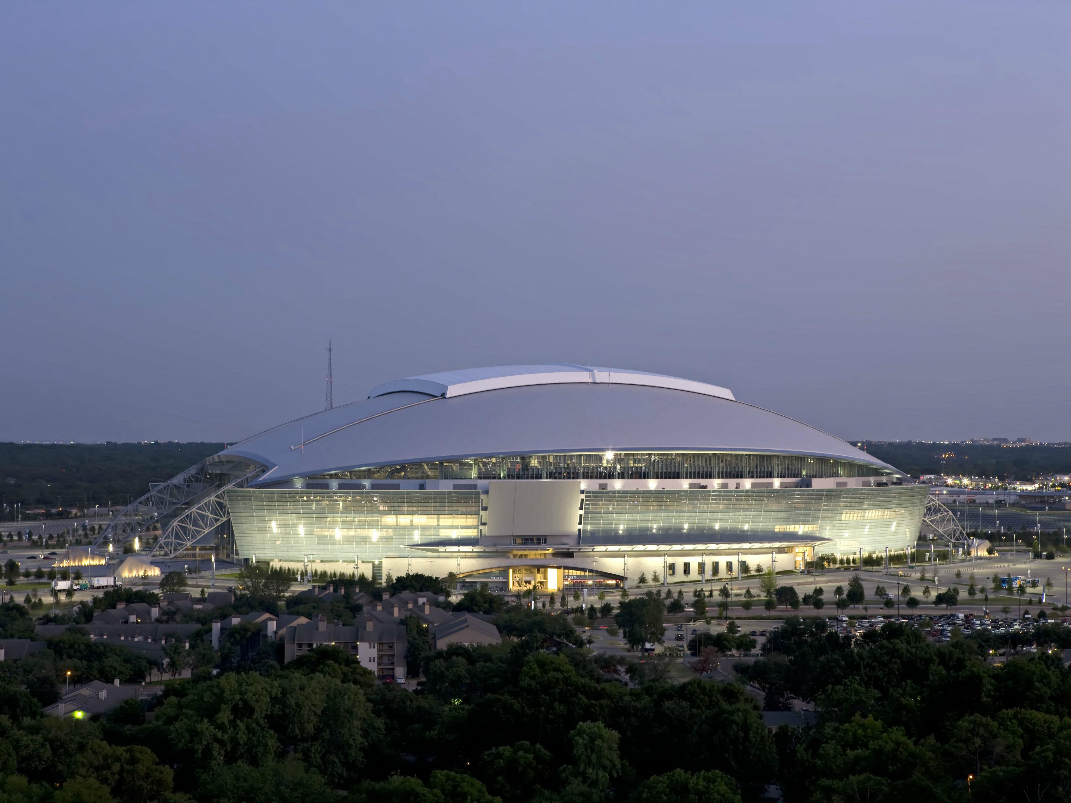 Dallas Cowboys Face Patent Suit on Services Tech in AT&T Stadium