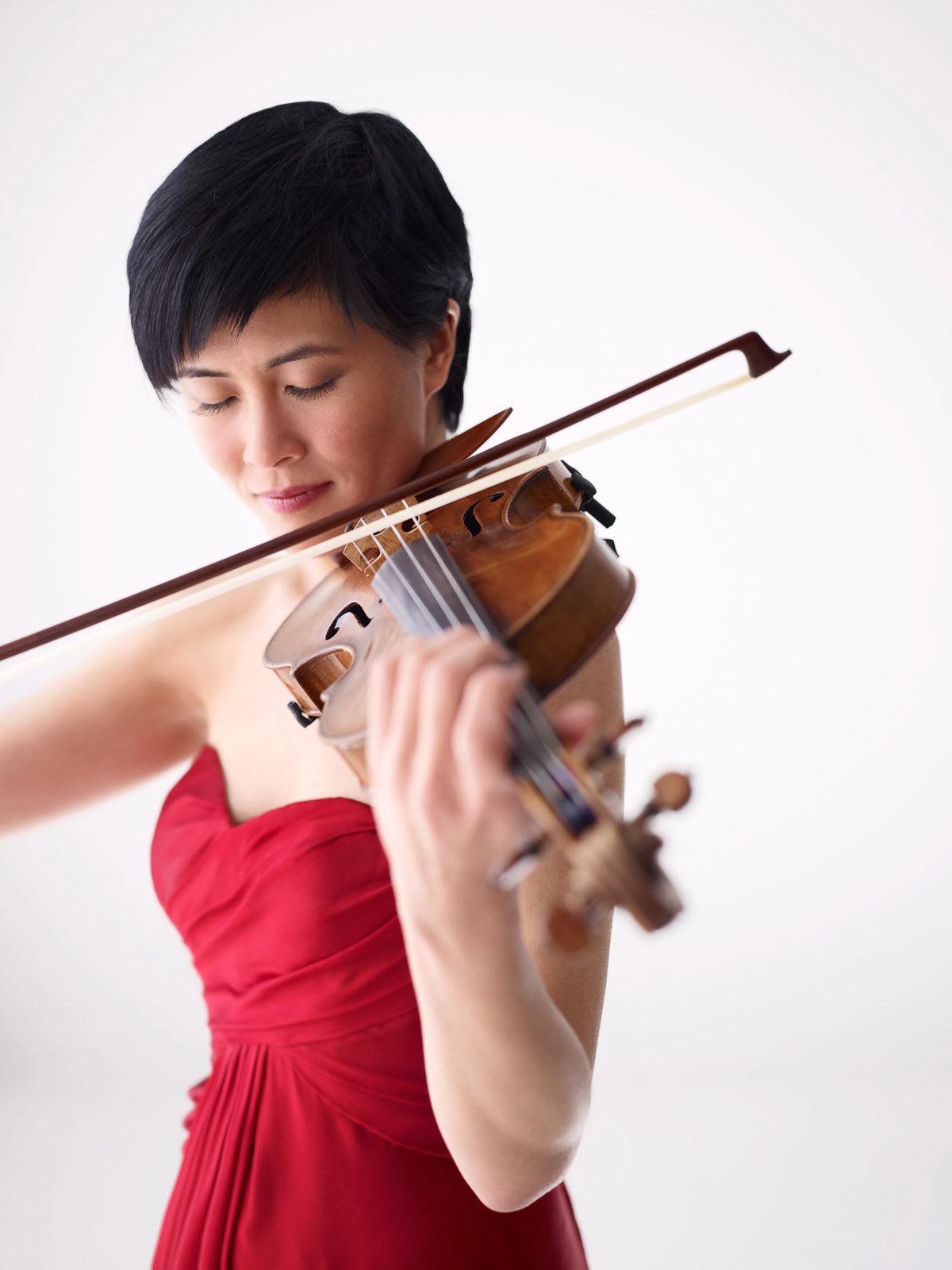 Going naked for Bach: Hot violinist Jennifer Koh reveals her intimate,  private musical journey - CultureMap Houston