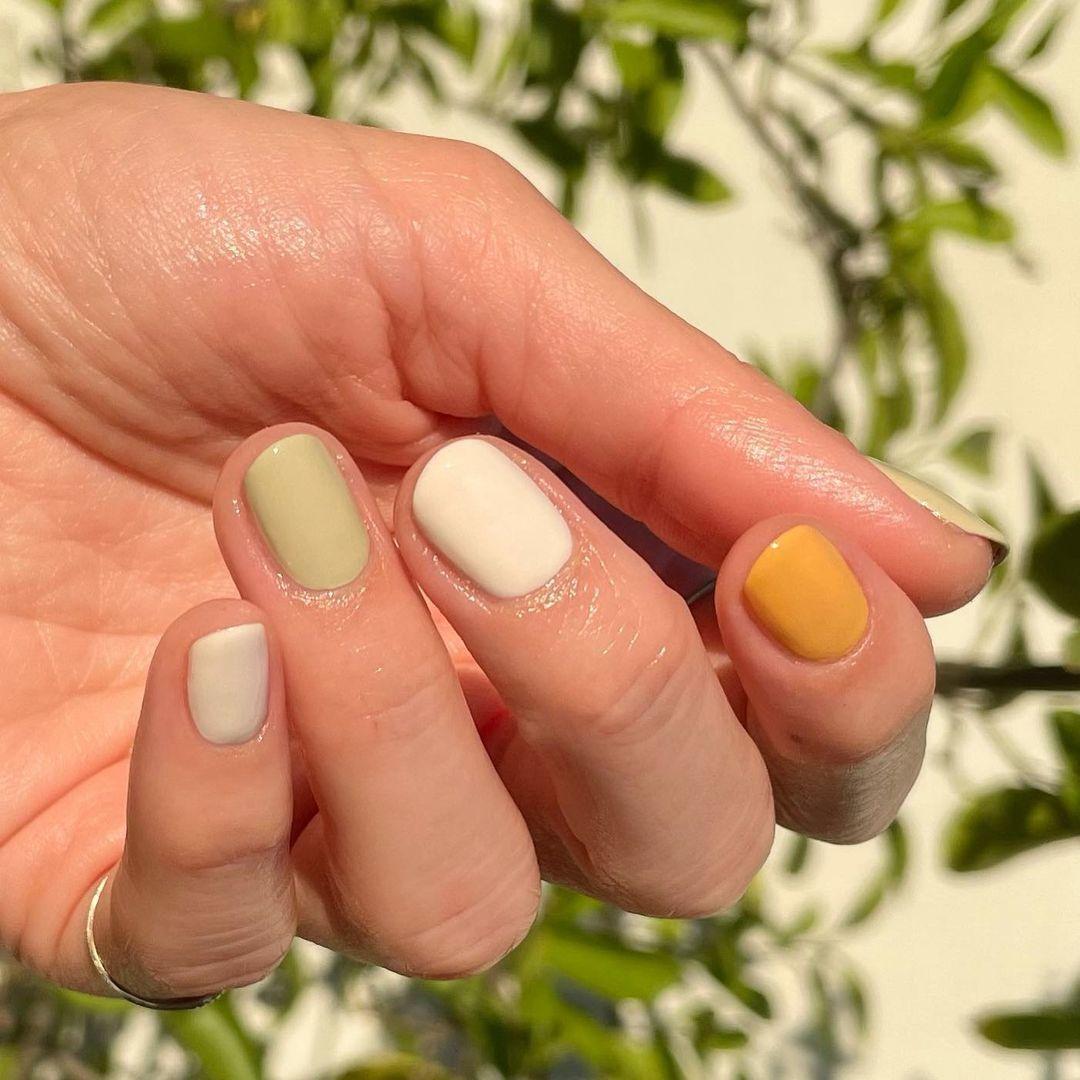 7 Pretty Nail Polish Color Combinations to Try ... | Trendige nägel, Schöne  nägel, Nageldesign kurz
