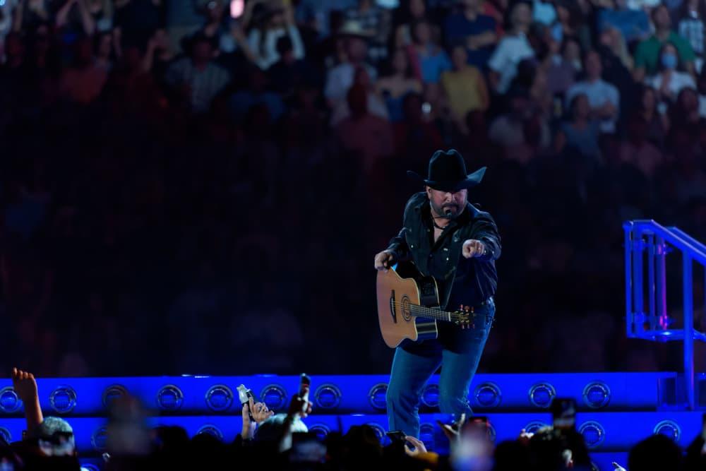 Garth Brooks reveals his abs, favorite BBQ, hilarious fitness tips, and  more ahead of his NRG Stadium show - CultureMap Houston