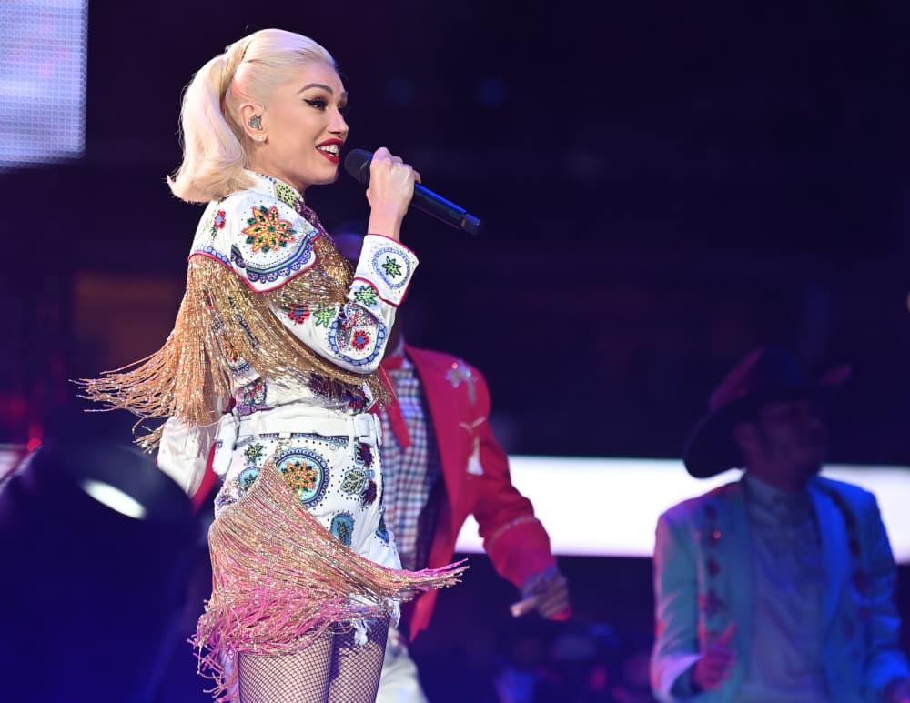 Gwen Stefani - Underneath It All ( Rodeo Houston 2022 ) - HQ 