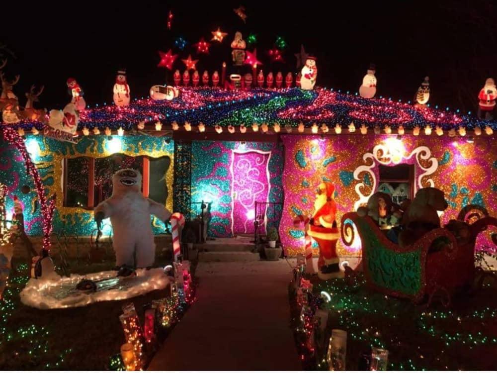 6 Awesome Dallas Cowboys Christmas Lighted Houses!