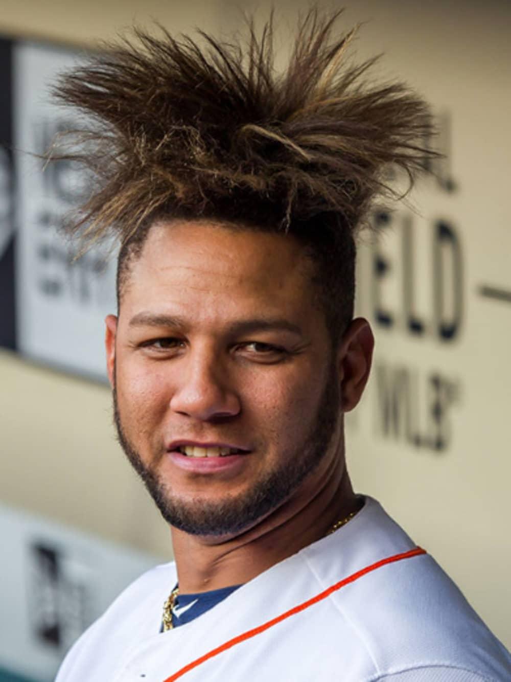 Gurriel's hair is family affair 