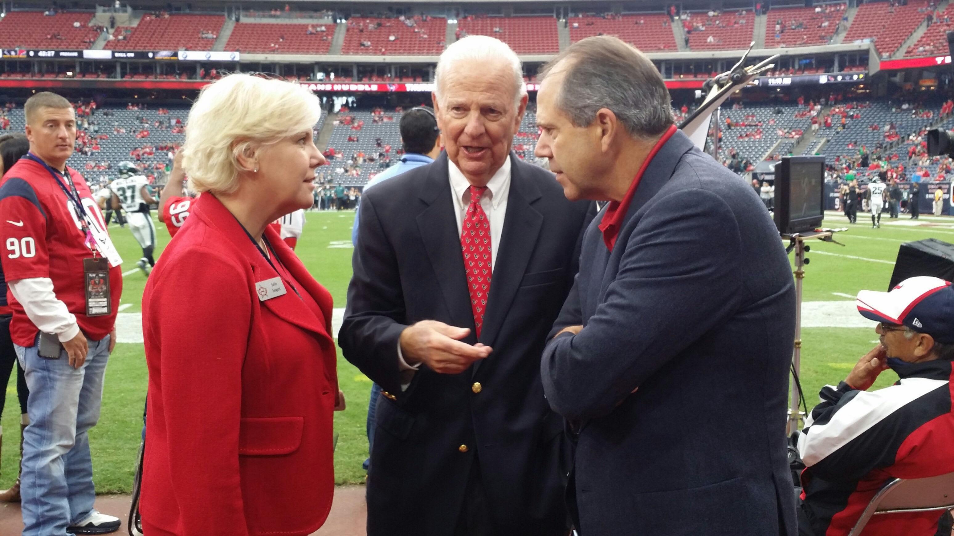 Houston Texans launch 5th annual Huddle Against Hunger at Rosa