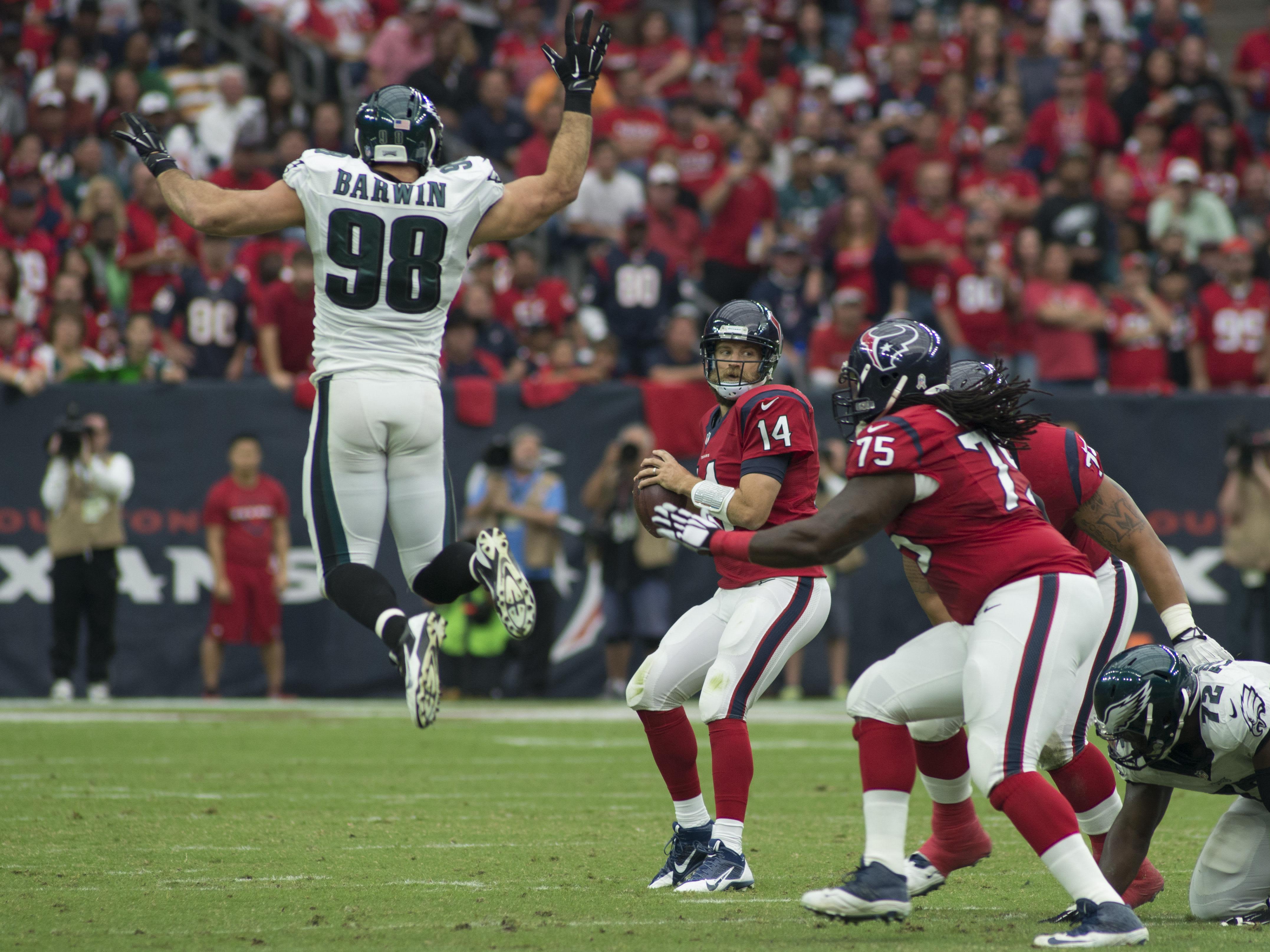 Eagles' Connor Barwin explains unique newspaper ad to Houston