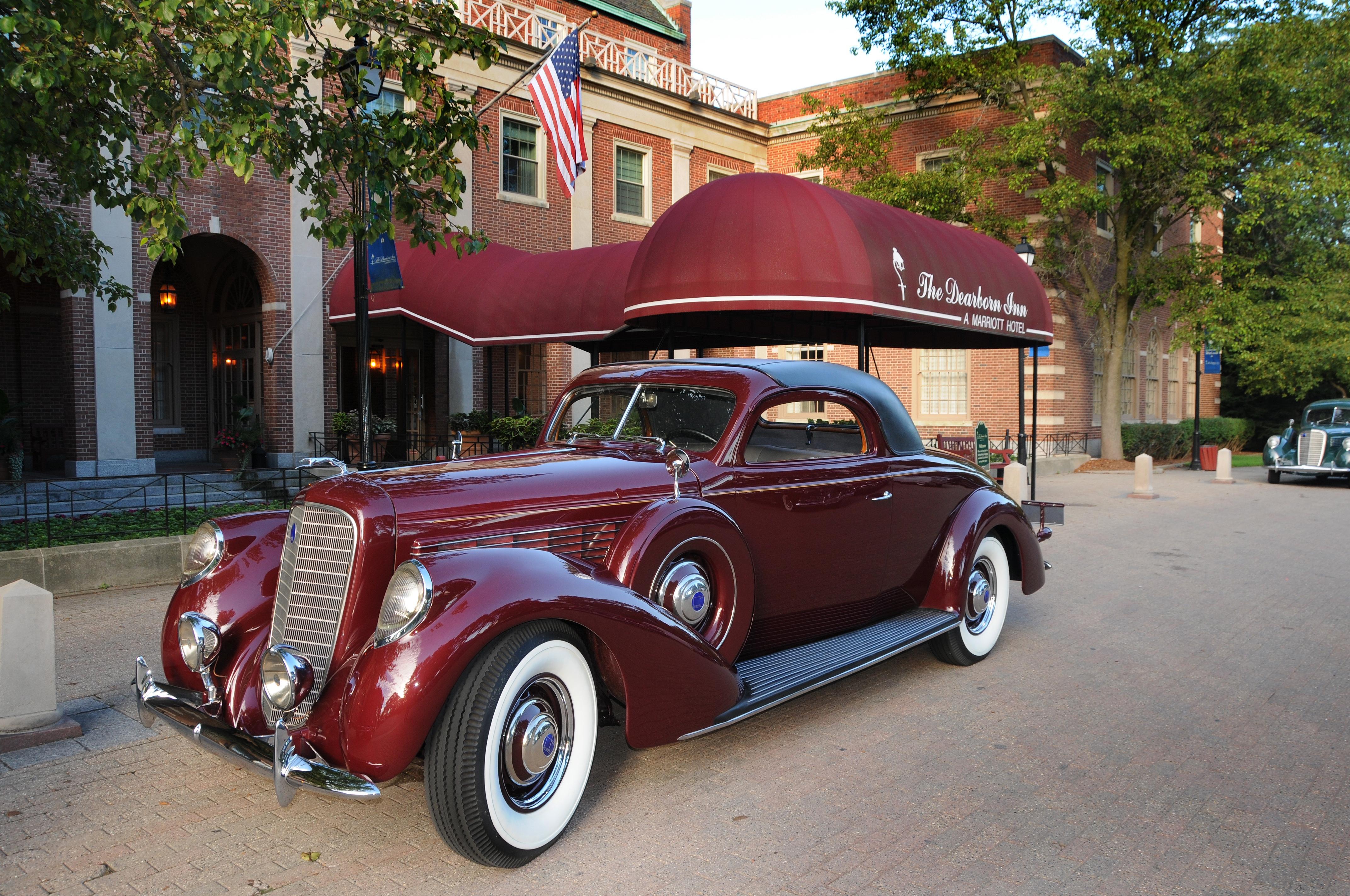 Lincoln enthusiasts celebrate 100th anniversary of Ford's purchase of Lincoln