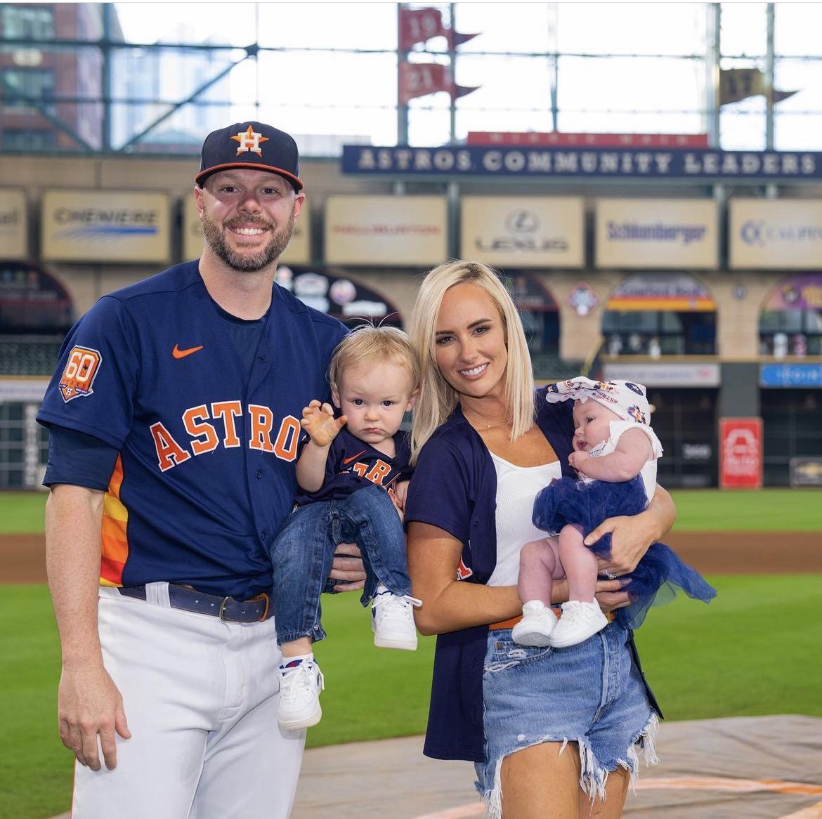 Astros-Phillies World Series: What are the gameday routines, fashions and  superstitions of players' wives? - ABC13 Houston