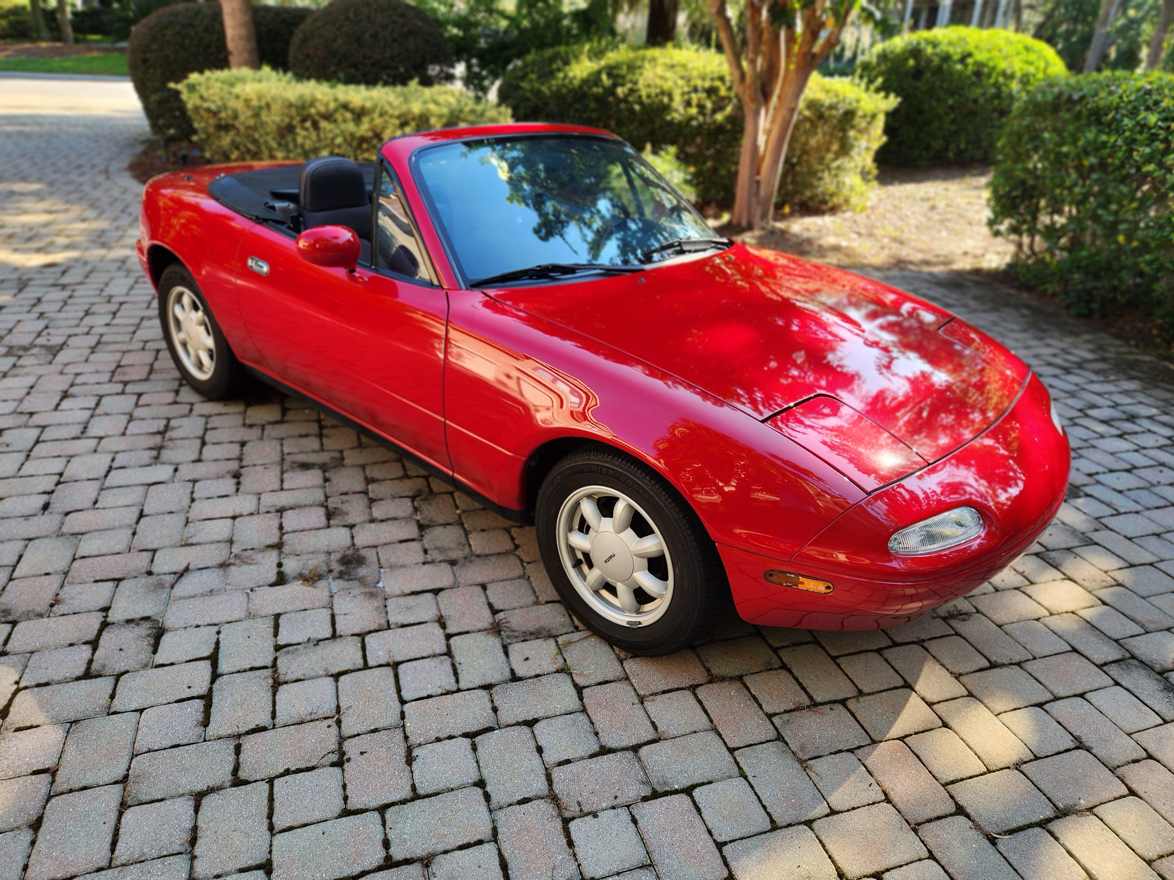 One-owner 1990 Mazda Miata offered at the Hilton Head Concours via Hemmings Auctions