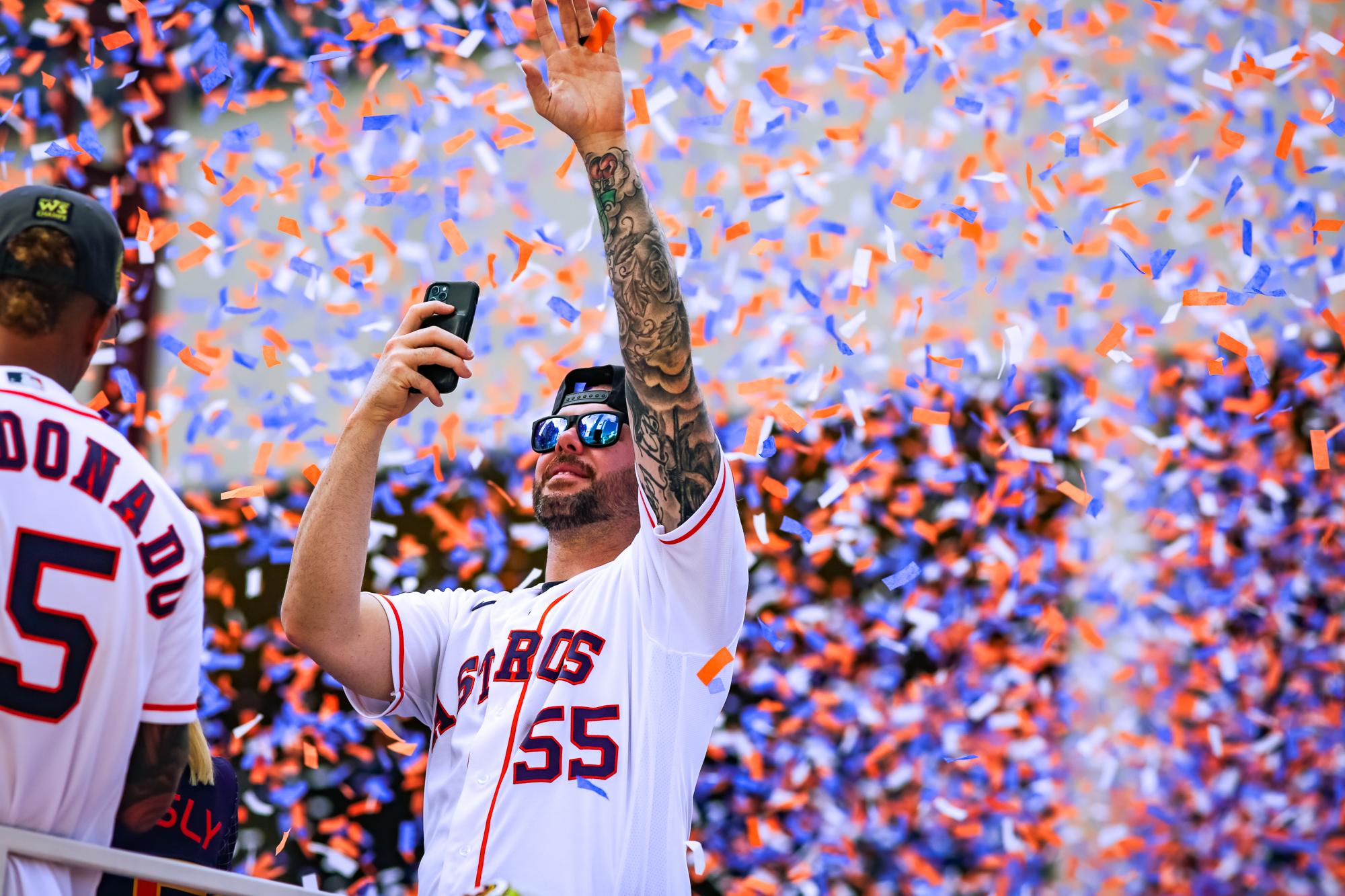 Astros fans attend World Series celebration parade en masse — The Cougar