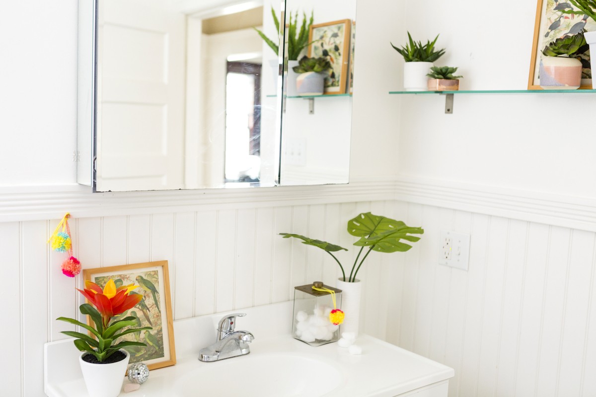 15 Hacks For Cleaning Your Bathroom From Top To Bottom