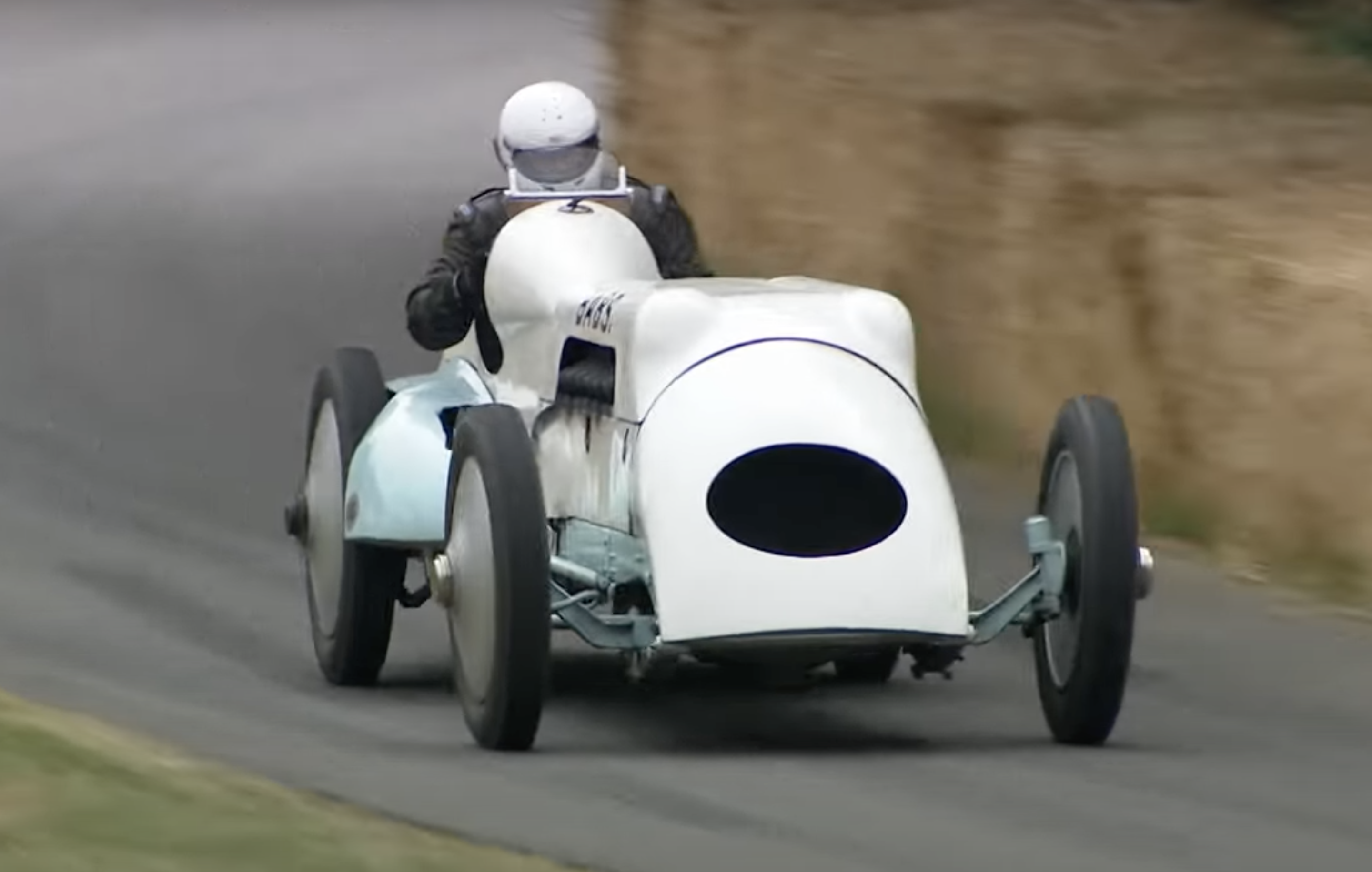 Video: 1920s Land Speed Record Breaking Race Car 