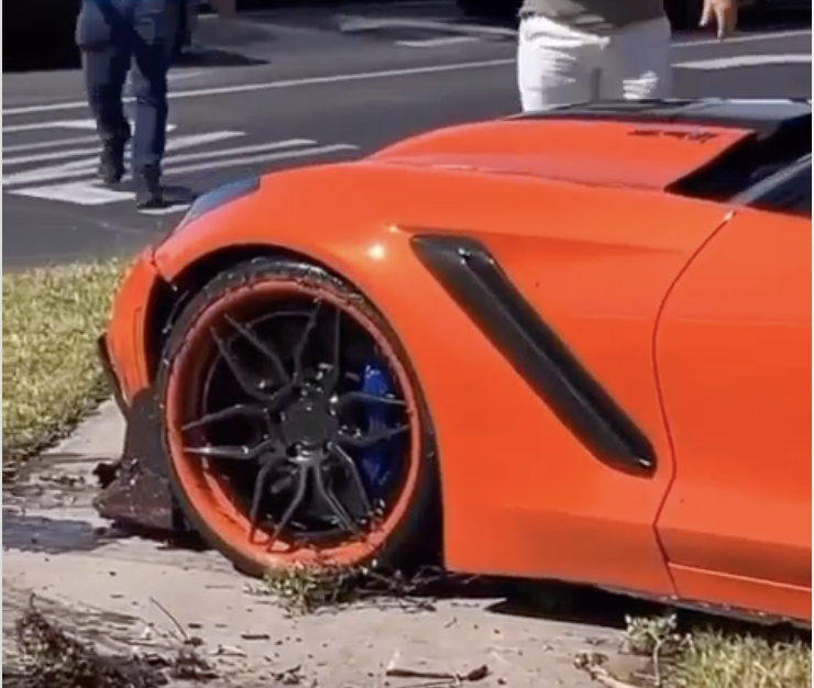 Florida Driver Sends C7 Corvette ZR1 Into Curb While Leaving Cars and Coffee