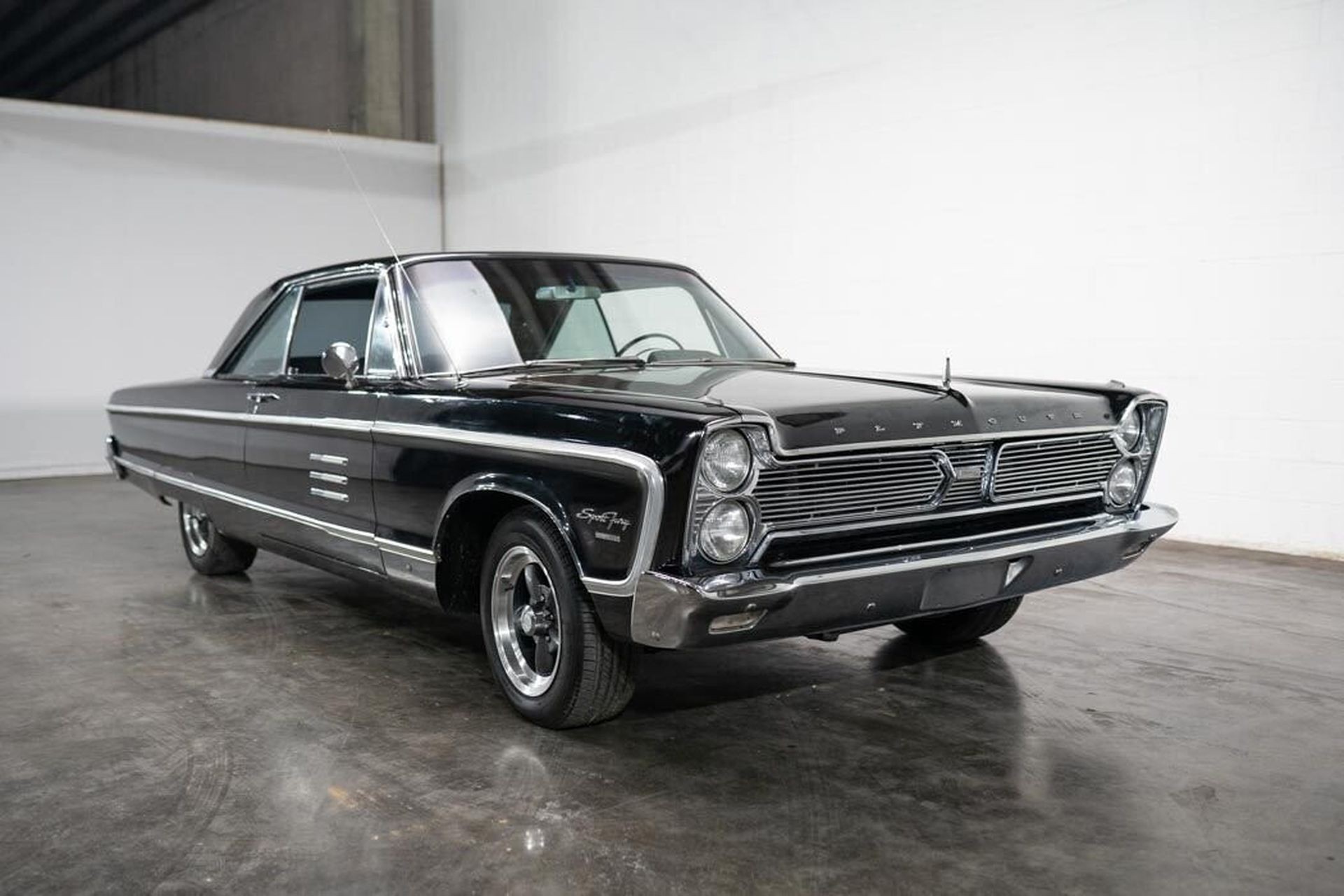 Find of the Day: This 1966 Plymouth Sport Fury Boasts a 440 V8 Engine