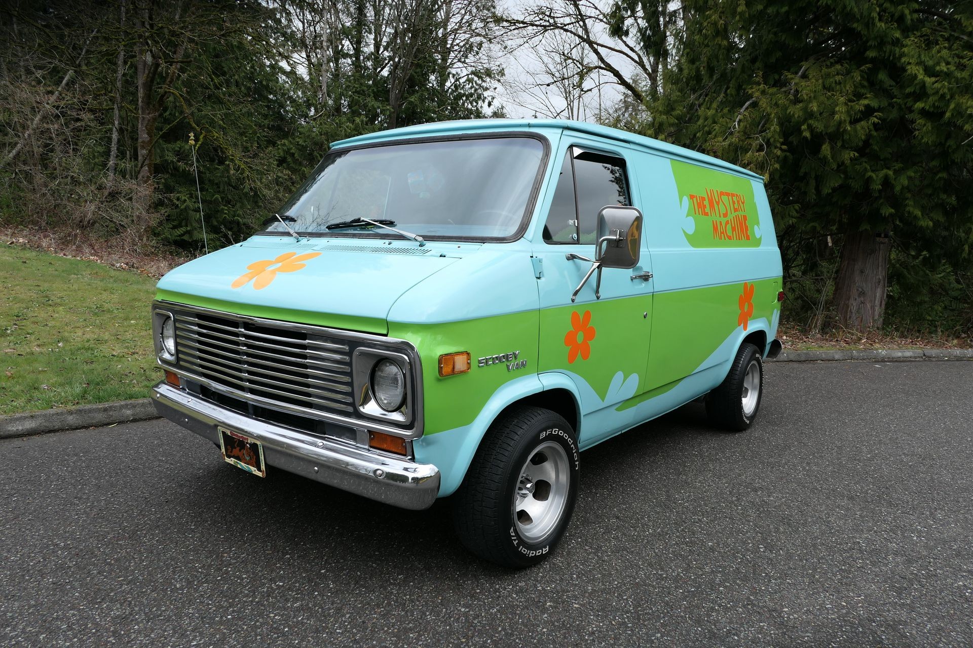 Find of the Day: Jinkies! This Scooby Doo Mystery Machine Replica is Ready for Adventure