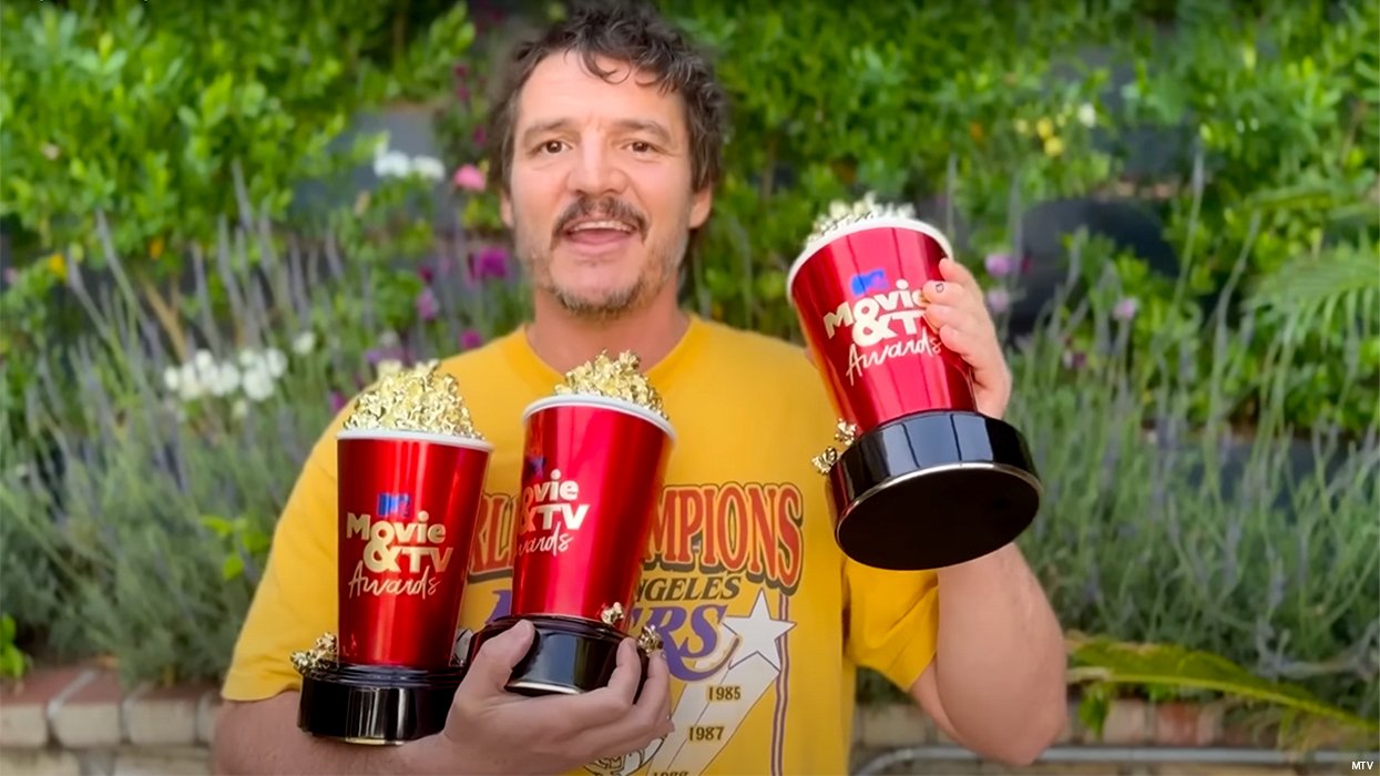 Pedro Pascal with three Golden Popcorn Awards