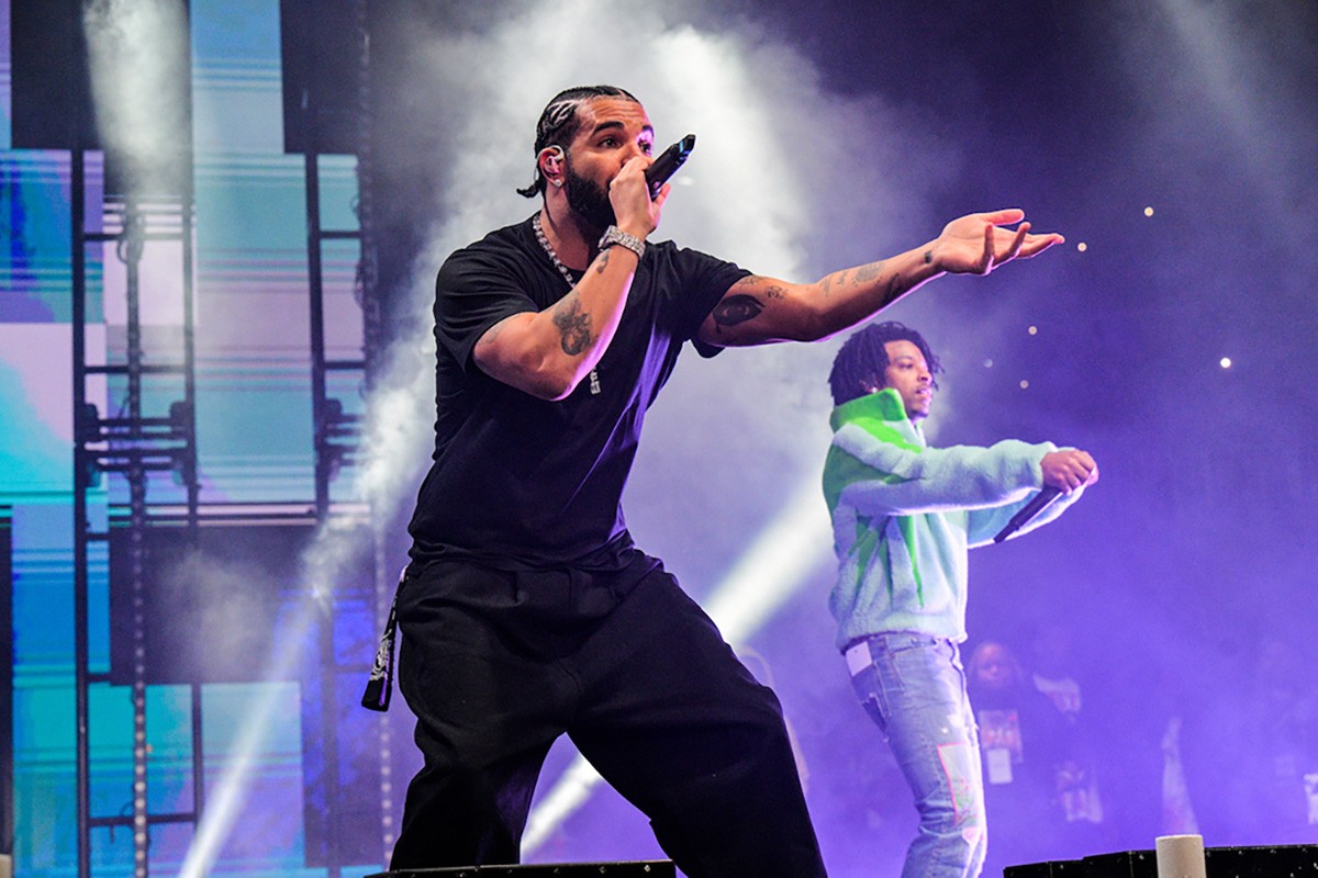 Drake Adds 12 Dates to Summer 2023 'It's All A Blur' Tour