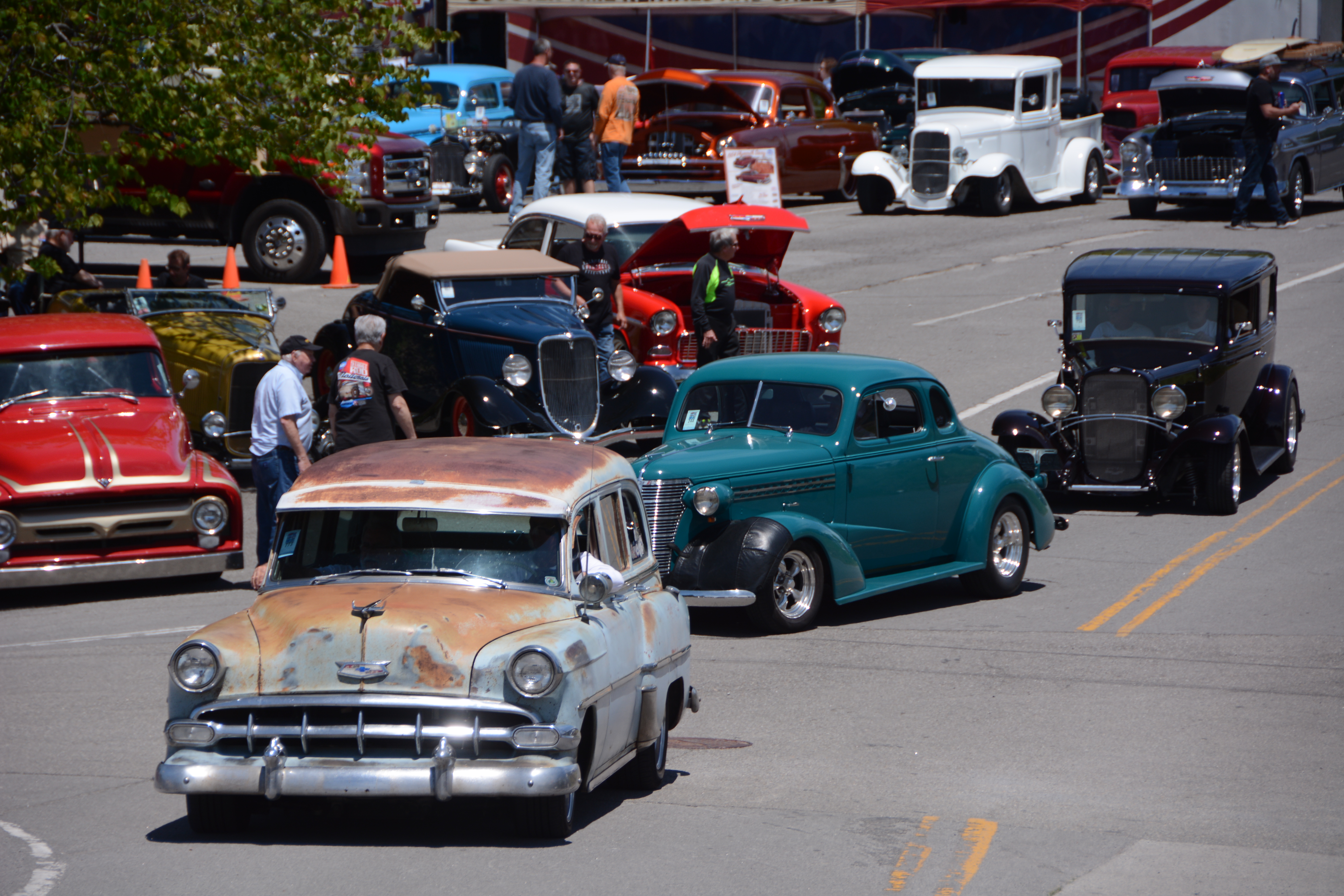 Classics and Customs at the NSRA Street Rod Nationals South