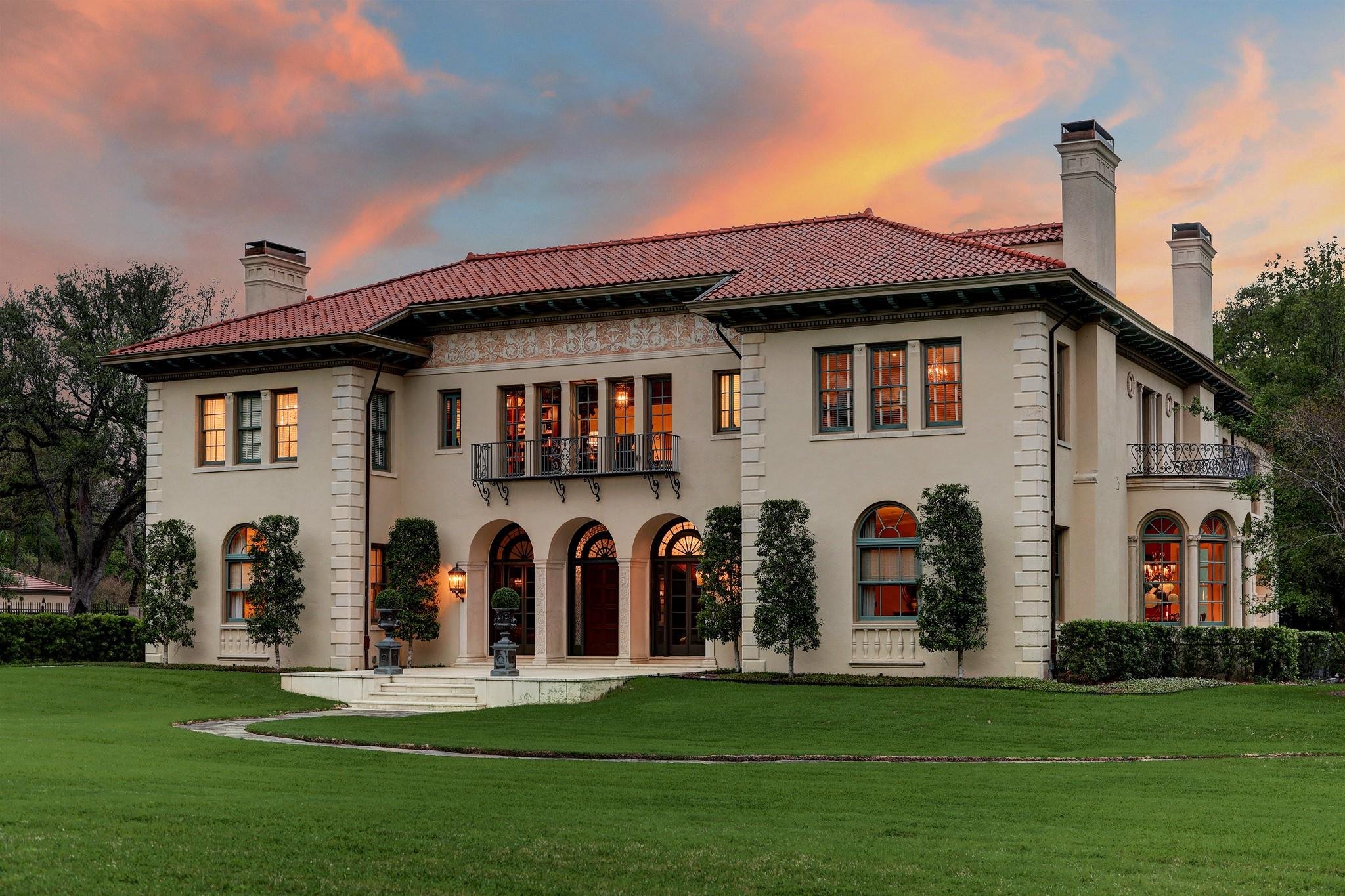 Magnificent Museum District mansion designed by MFAH and