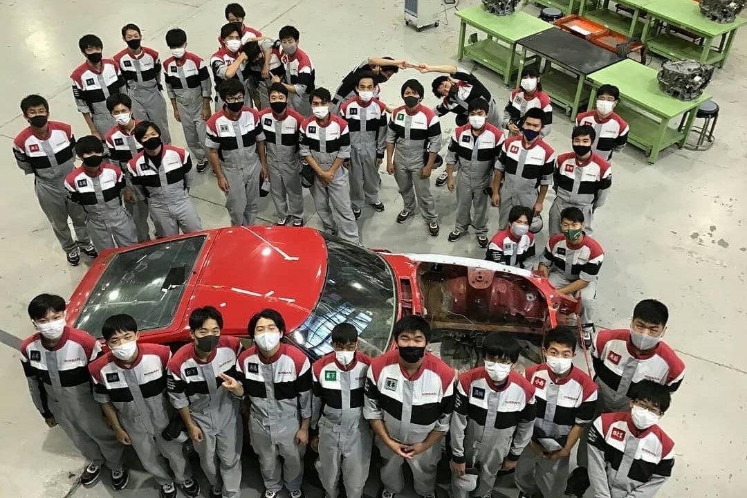 Flood Damaged Nissan Fairlady Z Restored by College Students in Honor of Family's Late Son