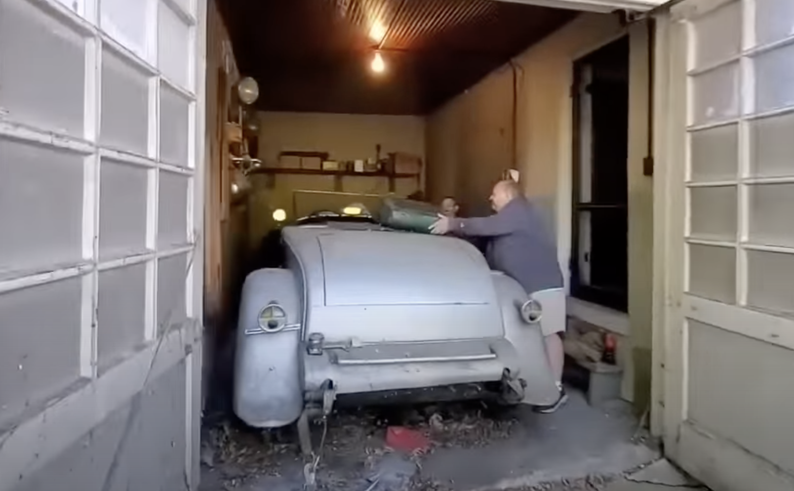 Video: See a Million Dollar Barn Find Duesenberg Model J Start Up After Almost 60 Years