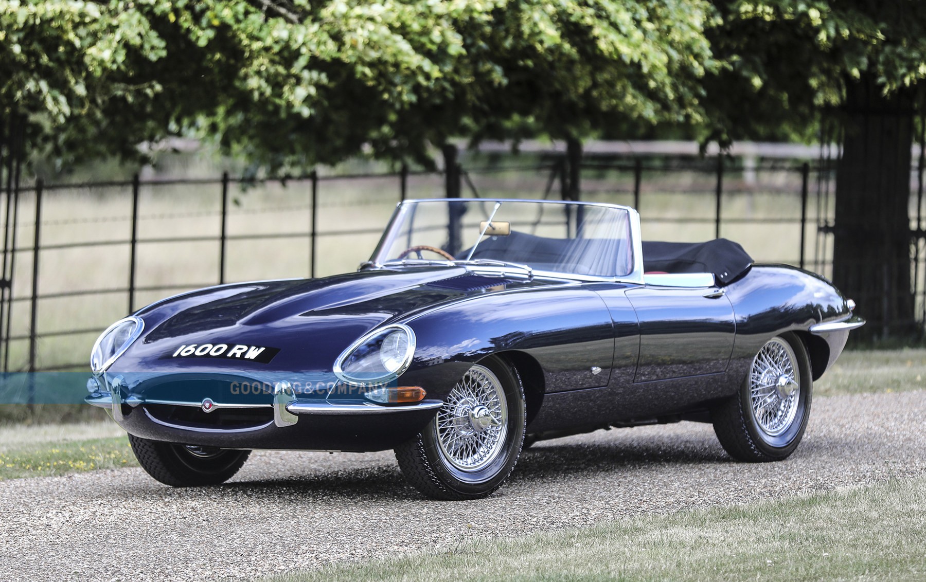 1961 Jaguar E-Type Sells for $1.14 Million, Sets New World Record