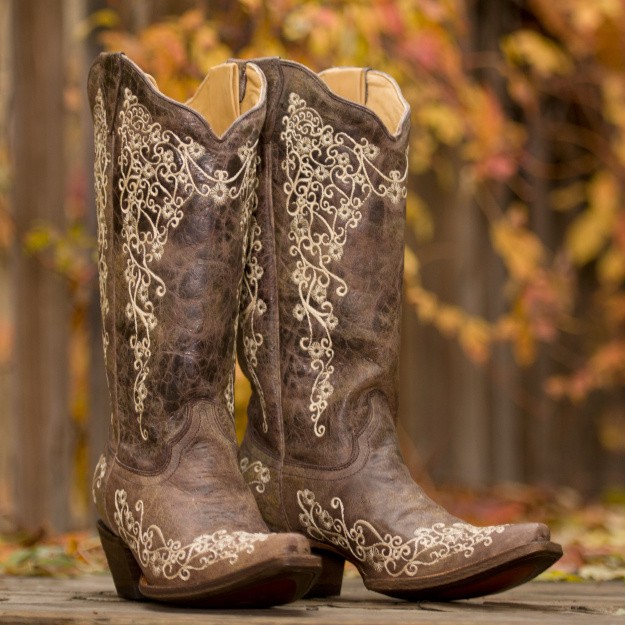 10 of Our Favorite Embroidered Boots for Fall One Country